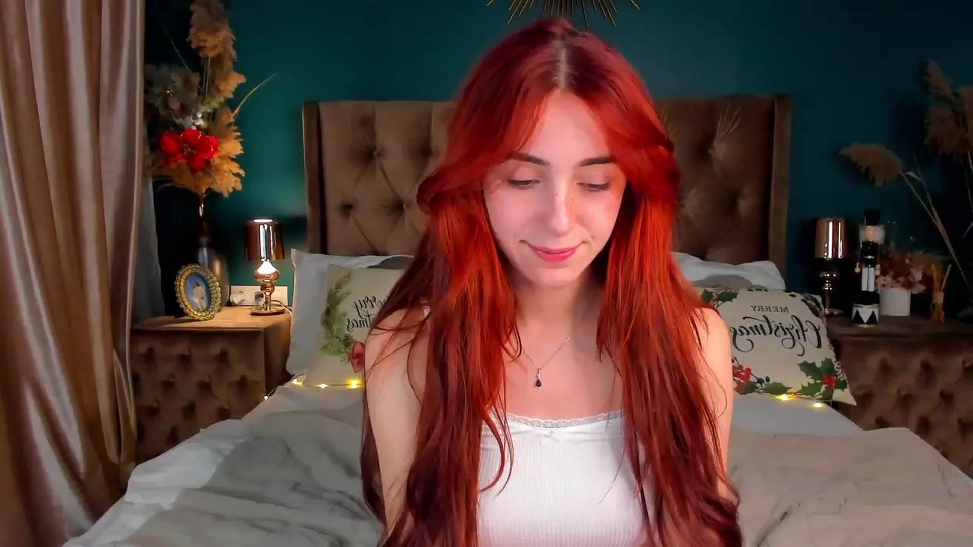 Gallery image thumbnail from ElsaYoung's myfreecams stream on, 12/26/2023, 16:33 image 12 of 20