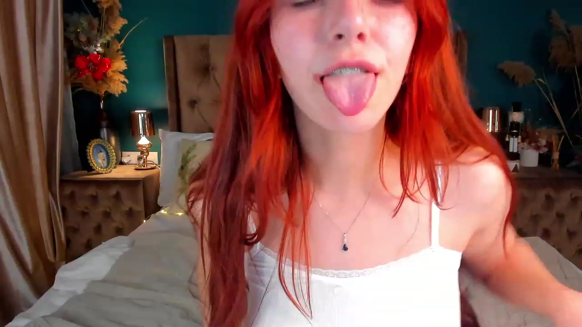Gallery image thumbnail from ElsaYoung's myfreecams stream on, 12/26/2023, 16:33 image 17 of 20