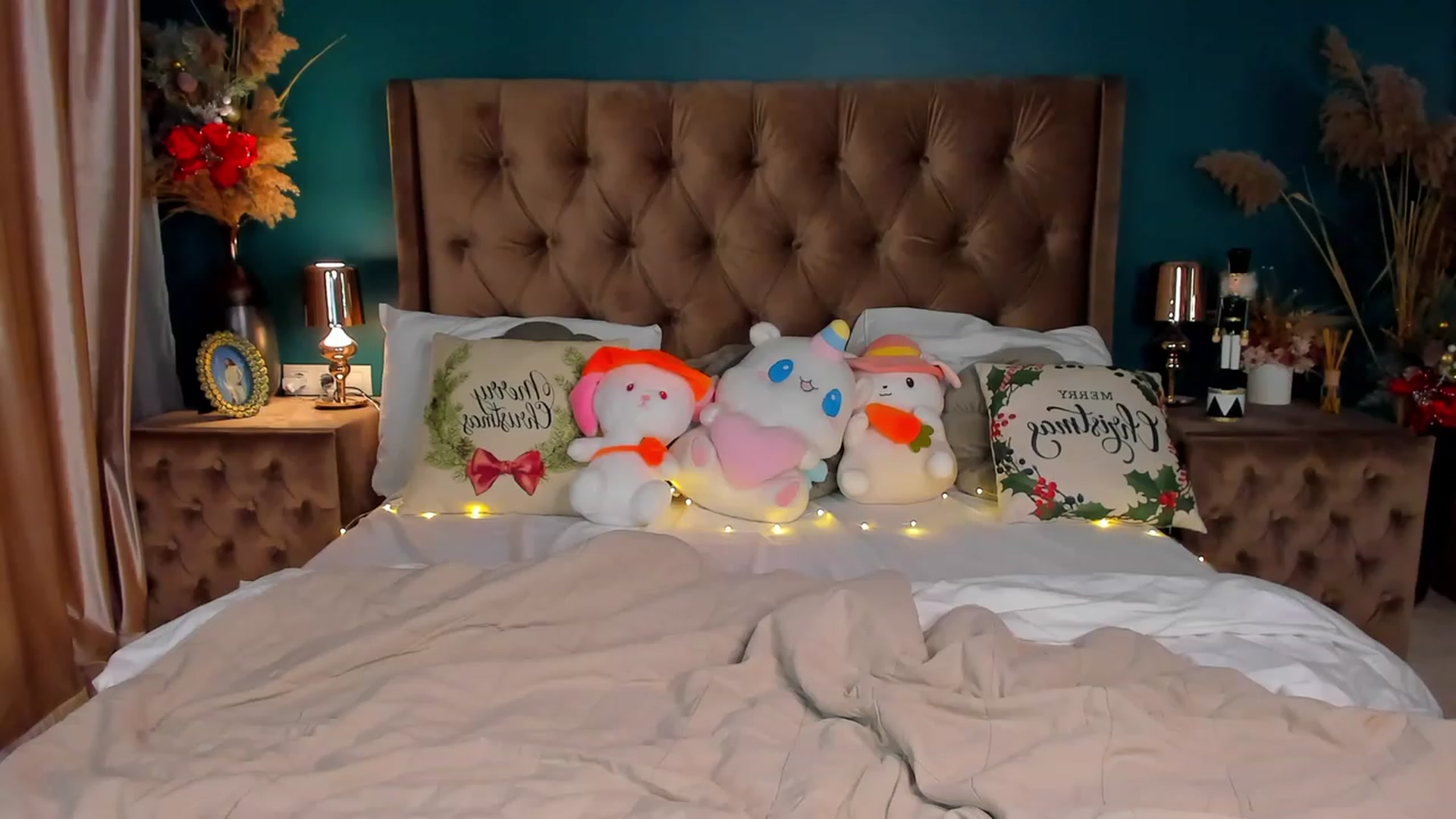 Gallery image thumbnail from ElsaYoung's myfreecams stream on, 12/26/2023, 16:33 image 1 of 20