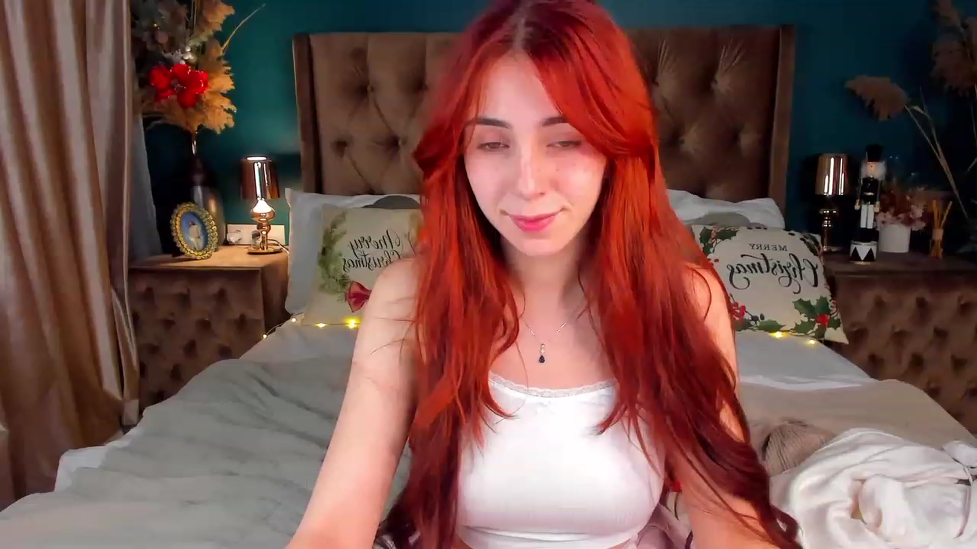 Gallery image thumbnail from ElsaYoung's myfreecams stream on, 12/26/2023, 19:01 image 17 of 20