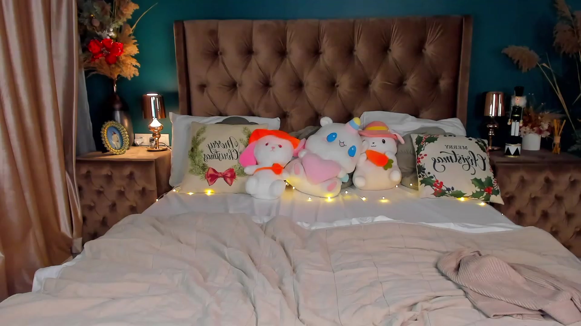 Gallery image thumbnail from ElsaYoung's myfreecams stream on, 12/26/2023, 19:01 image 19 of 20