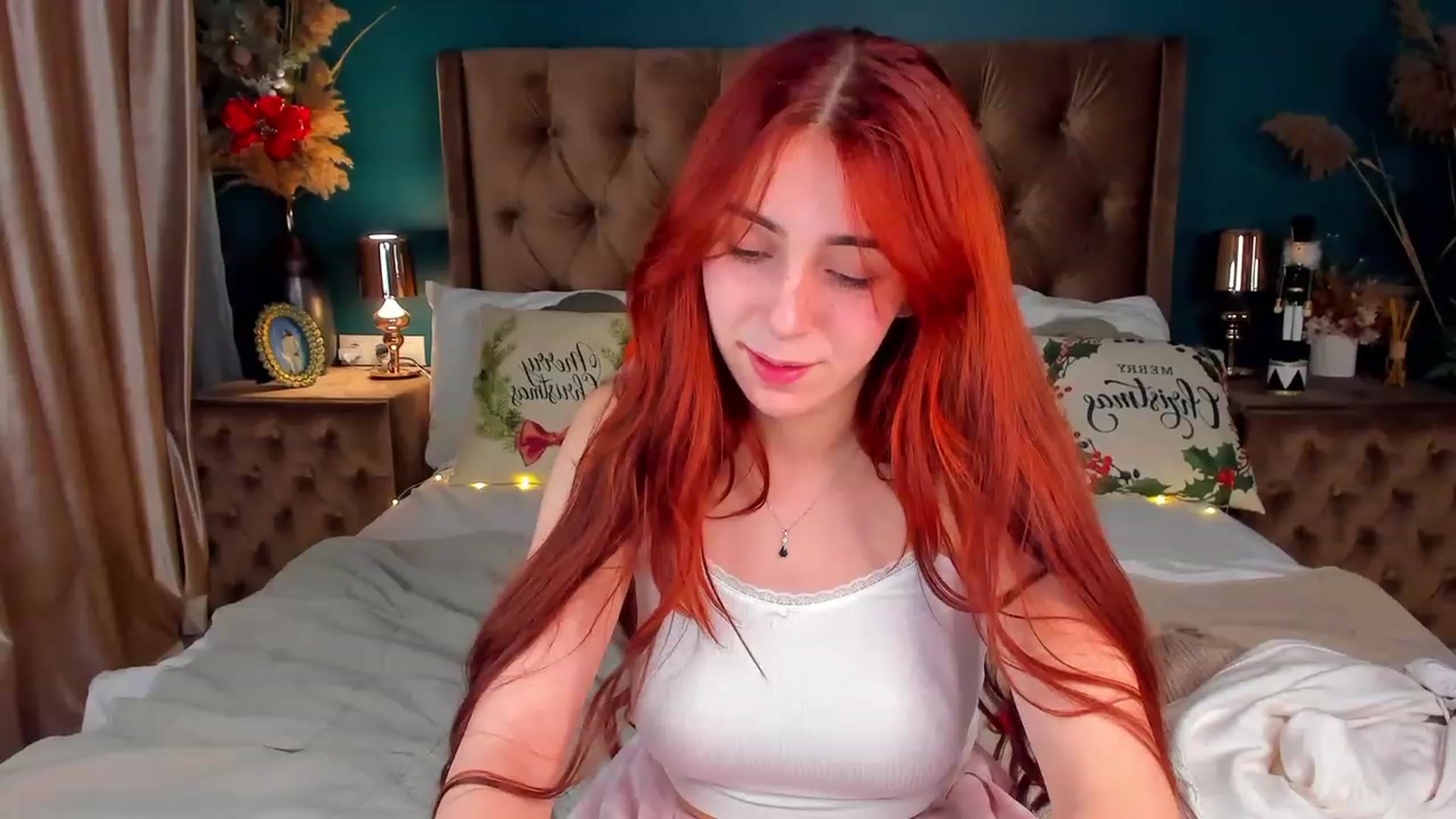 Gallery image thumbnail from ElsaYoung's myfreecams stream on, 12/26/2023, 19:01 image 15 of 20