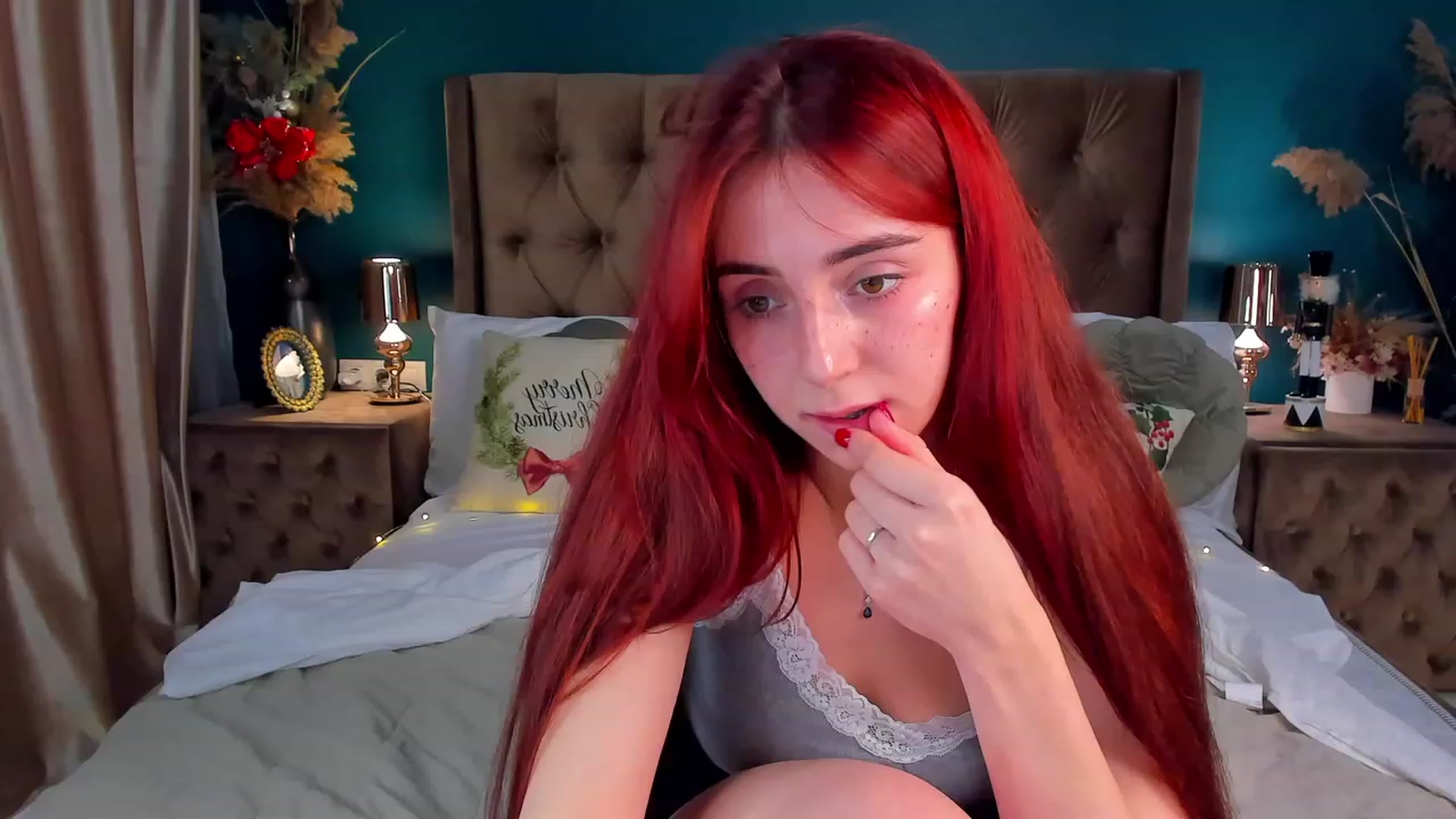 Gallery image thumbnail from ElsaYoung's myfreecams stream on, 12/27/2023, 07:55 image 3 of 20