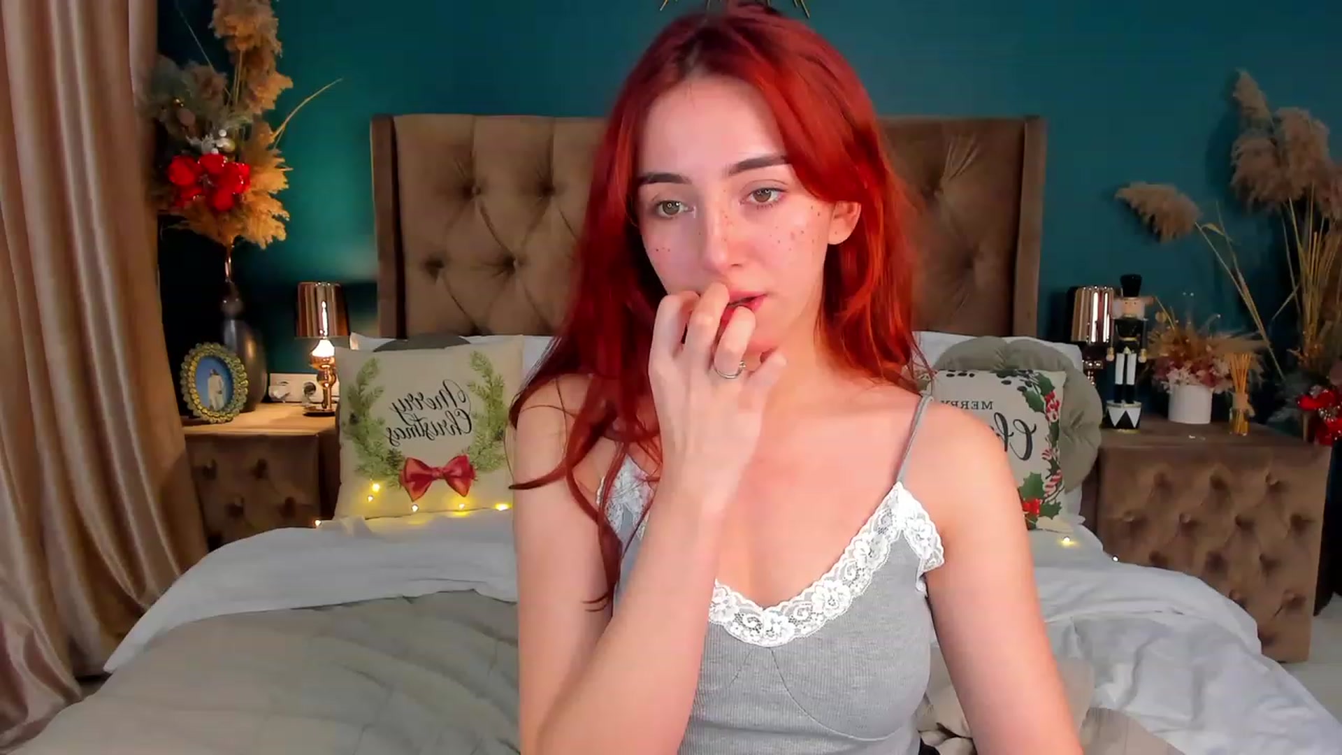 Gallery image thumbnail from ElsaYoung's myfreecams stream on, 12/29/2023, 13:17 image 15 of 20