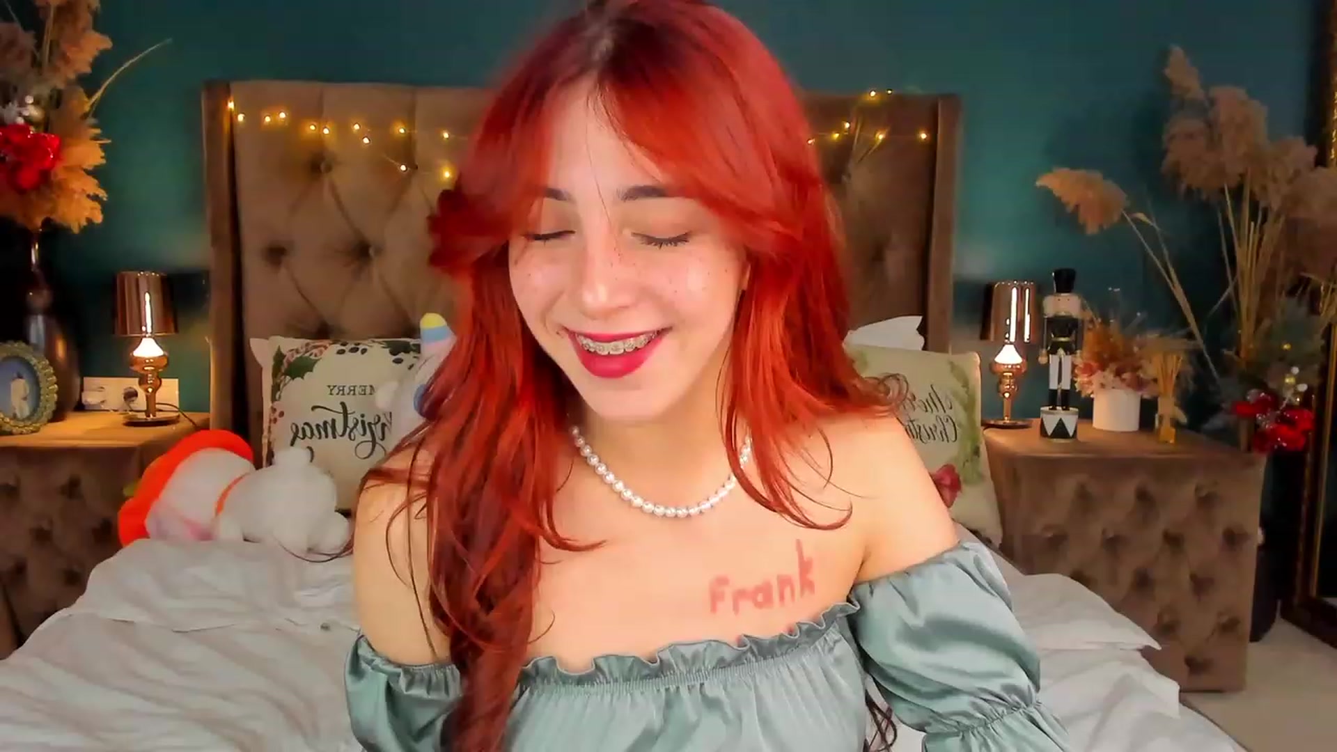 Gallery image thumbnail from ElsaYoung's myfreecams stream on, 12/31/2023, 21:22 image 18 of 20