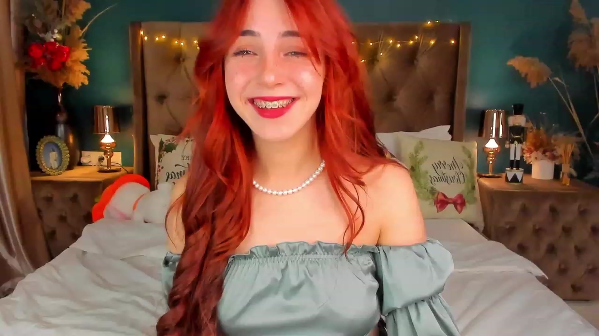 Gallery image thumbnail from ElsaYoung's myfreecams stream on, 12/31/2023, 21:22 image 6 of 20