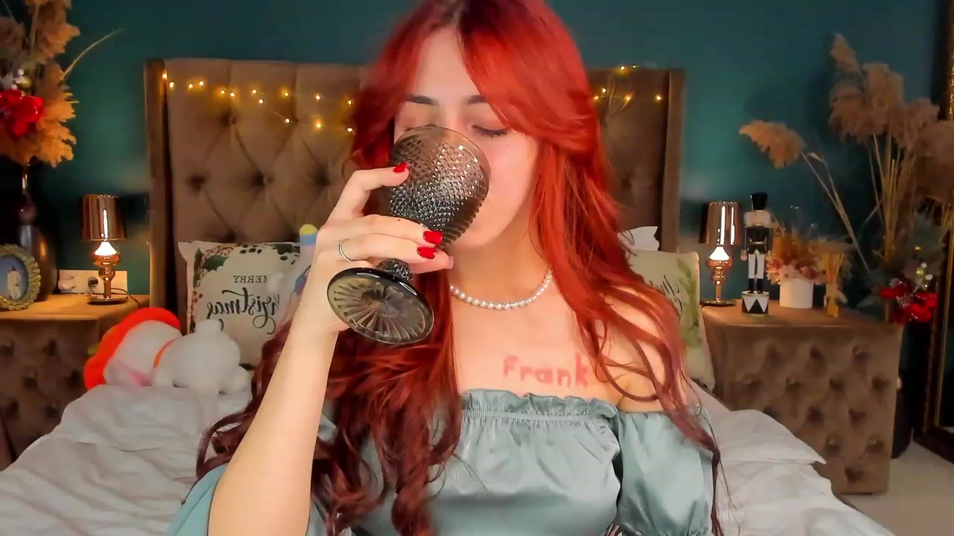 Gallery image thumbnail from ElsaYoung's myfreecams stream on, 12/31/2023, 21:22 image 13 of 20
