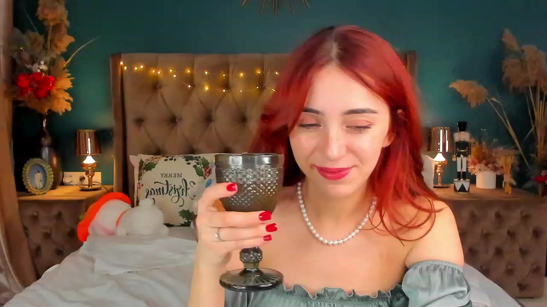 Gallery image thumbnail from ElsaYoung's myfreecams stream on, 01/01/2024, 24:01 image 7 of 20