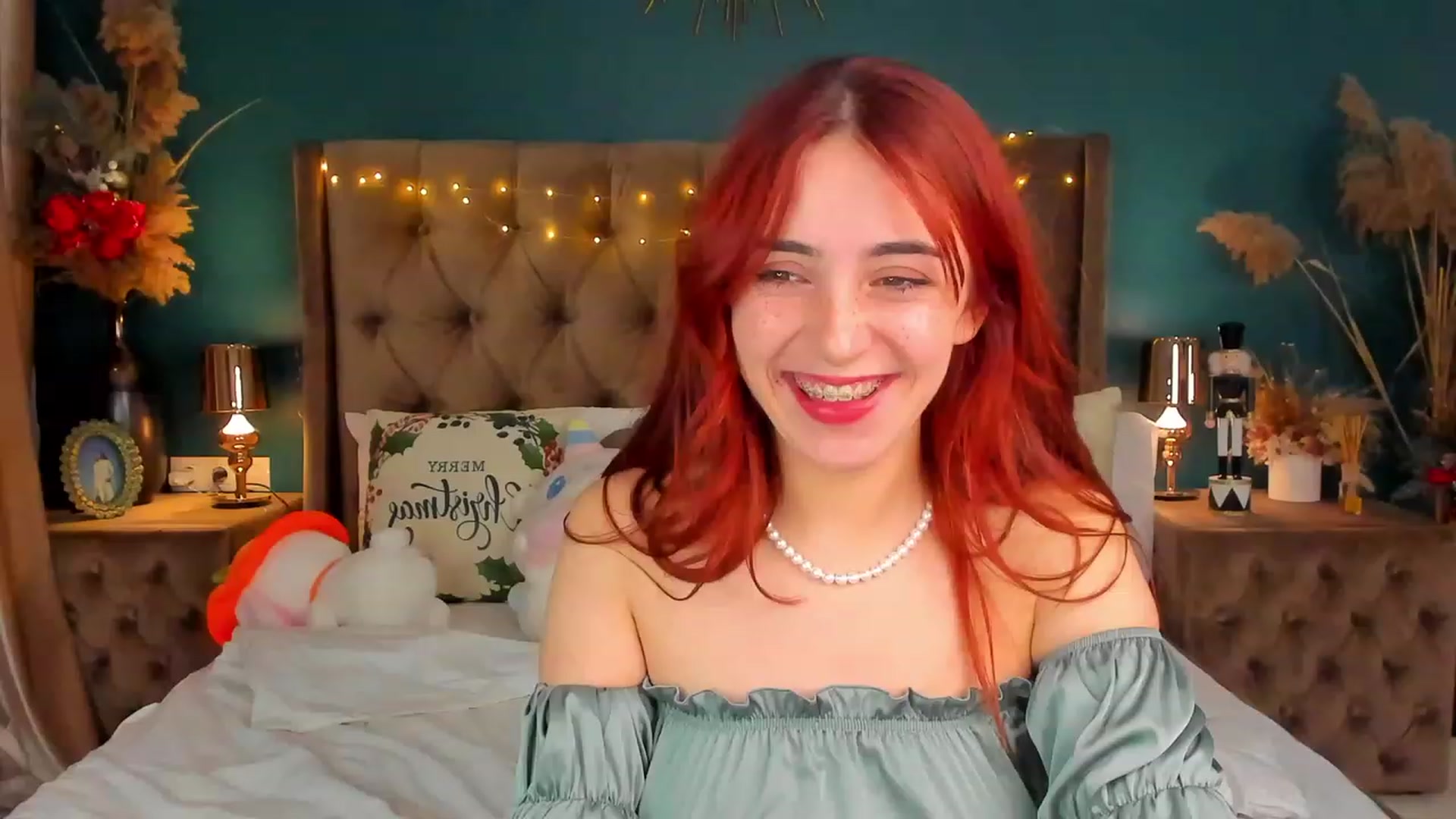 Gallery image thumbnail from ElsaYoung's myfreecams stream on, 01/01/2024, 24:01 image 3 of 20