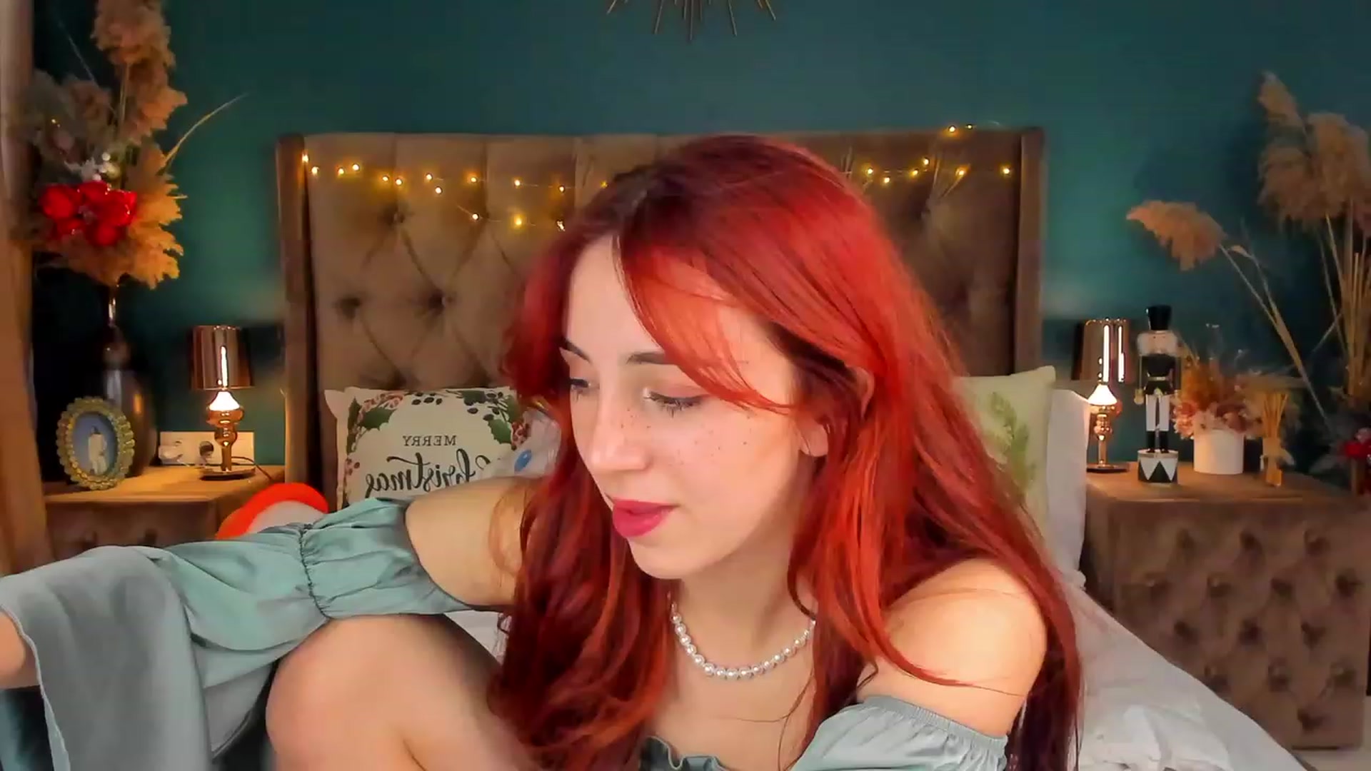 Gallery image thumbnail from ElsaYoung's myfreecams stream on, 01/01/2024, 24:01 image 6 of 20