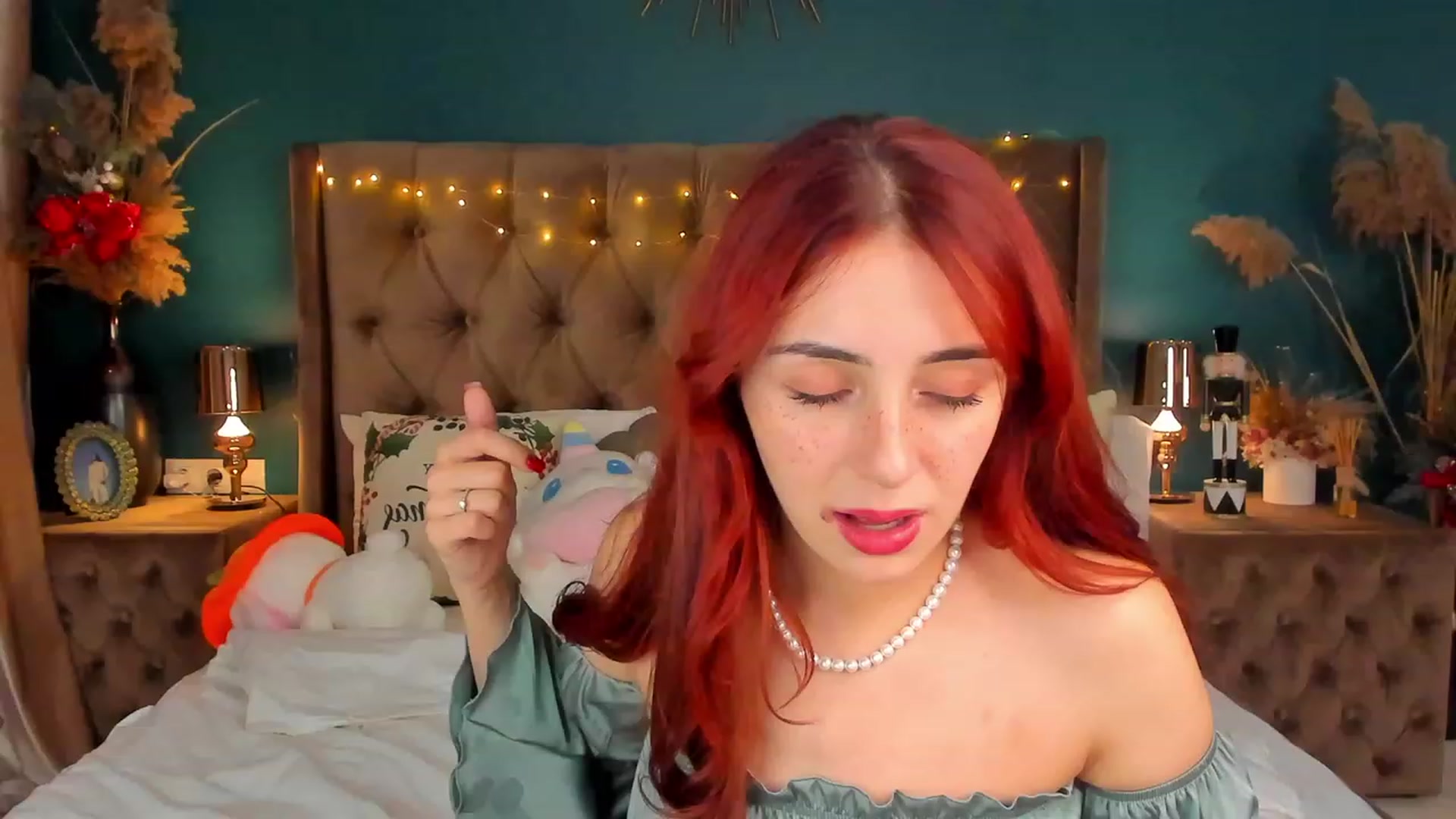 Gallery image thumbnail from ElsaYoung's myfreecams stream on, 01/01/2024, 24:01 image 9 of 20