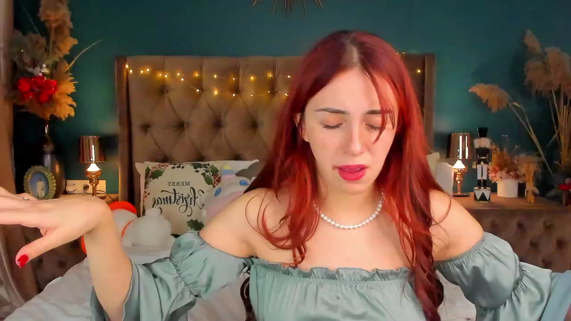 Gallery image thumbnail from ElsaYoung's myfreecams stream on, 01/01/2024, 24:01 image 5 of 20