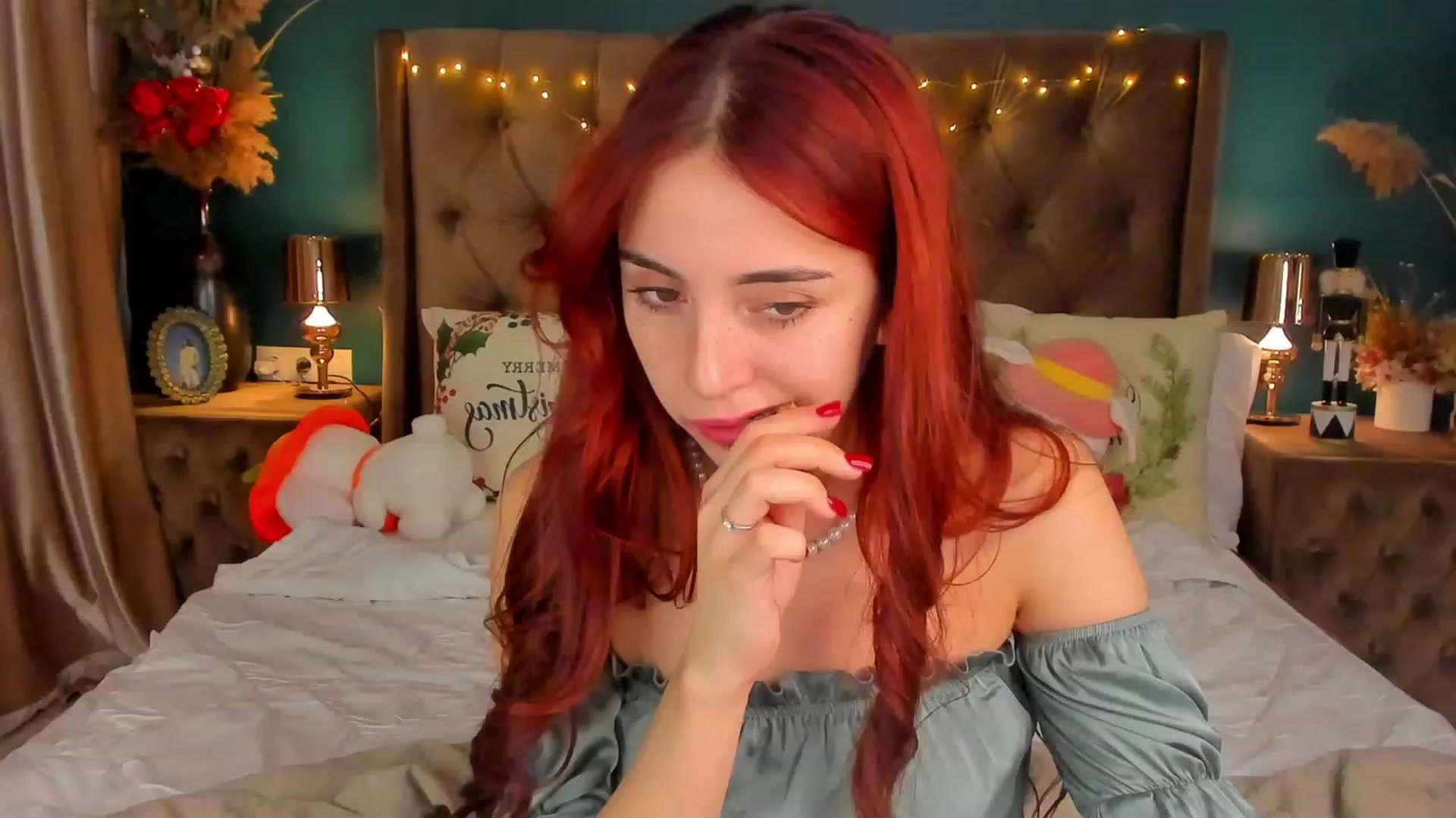 Gallery image thumbnail from ElsaYoung's myfreecams stream on, 01/01/2024, 04:48 image 10 of 20