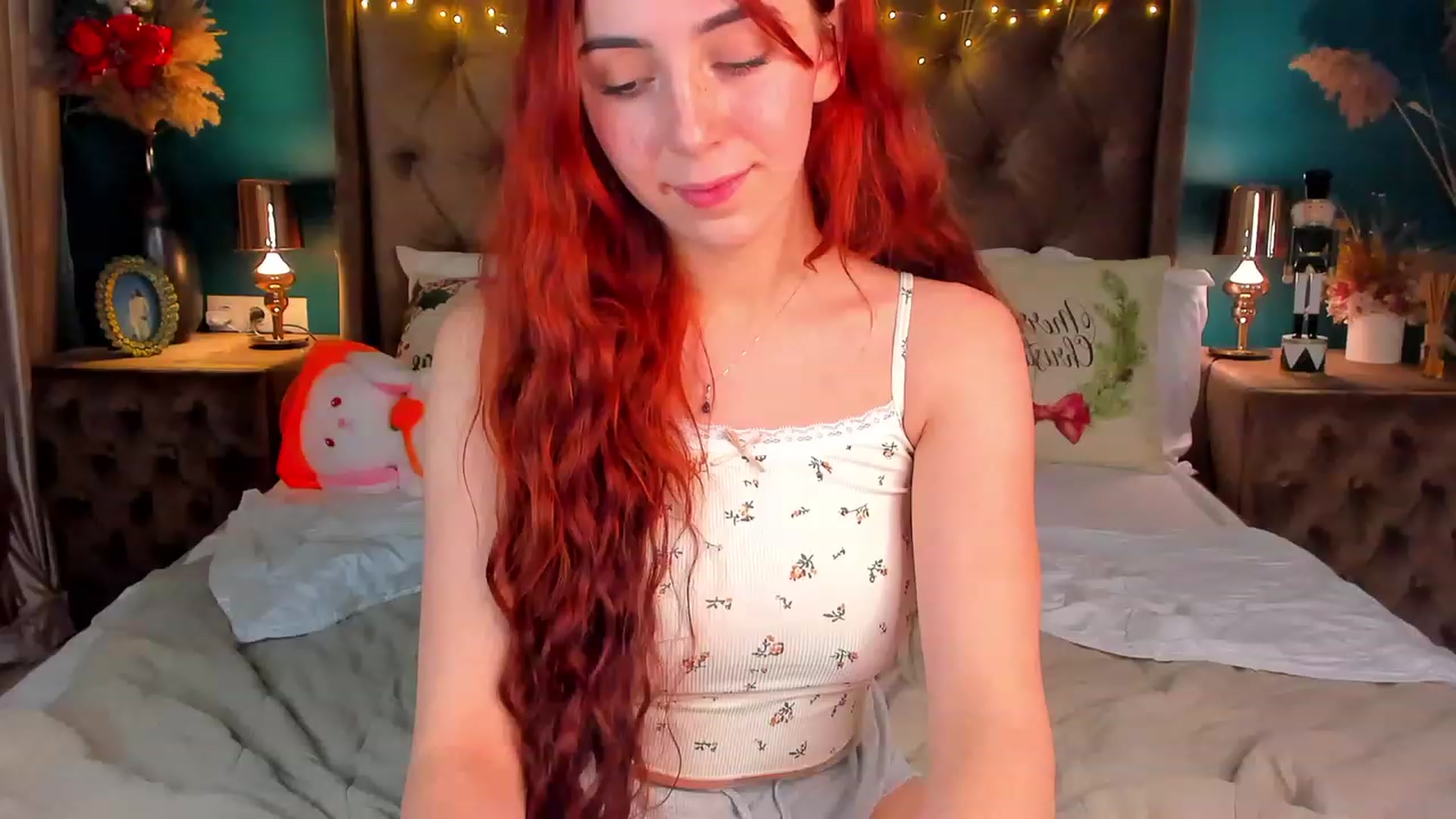 Gallery image thumbnail from ElsaYoung's myfreecams stream on, 01/02/2024, 16:00 image 10 of 20