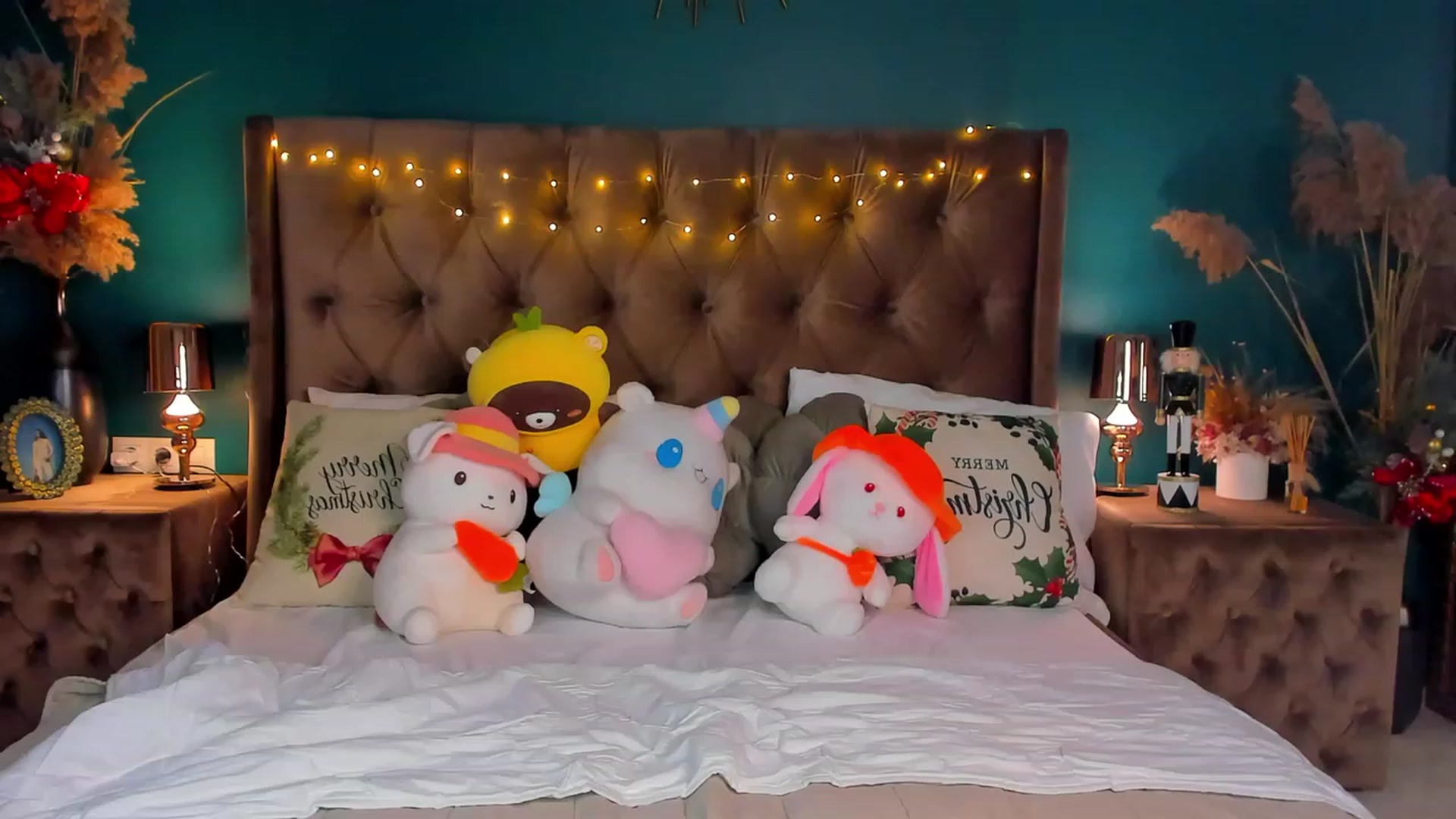 Gallery image thumbnail from ElsaYoung's myfreecams stream on, 01/03/2024, 06:28 image 6 of 20