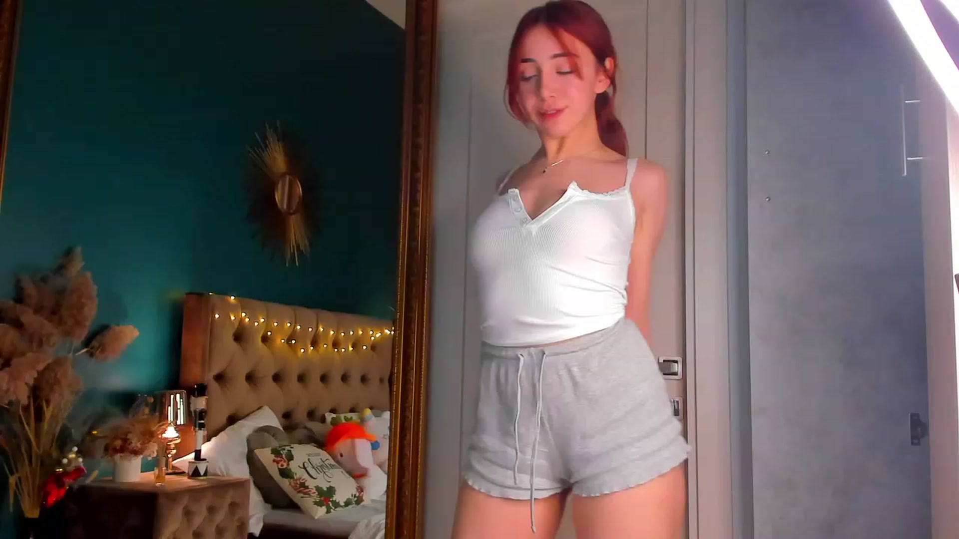 Gallery image thumbnail from ElsaYoung's myfreecams stream on, 01/03/2024, 08:20 image 5 of 20