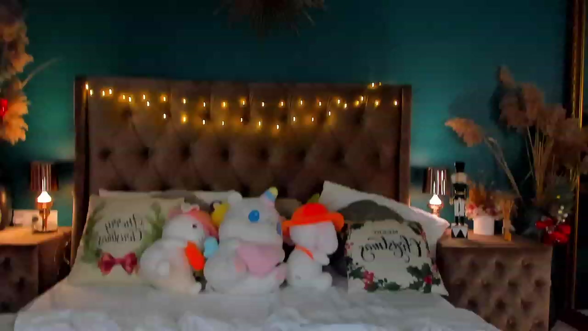 Gallery image thumbnail from ElsaYoung's myfreecams stream on, 01/03/2024, 08:20 image 8 of 20