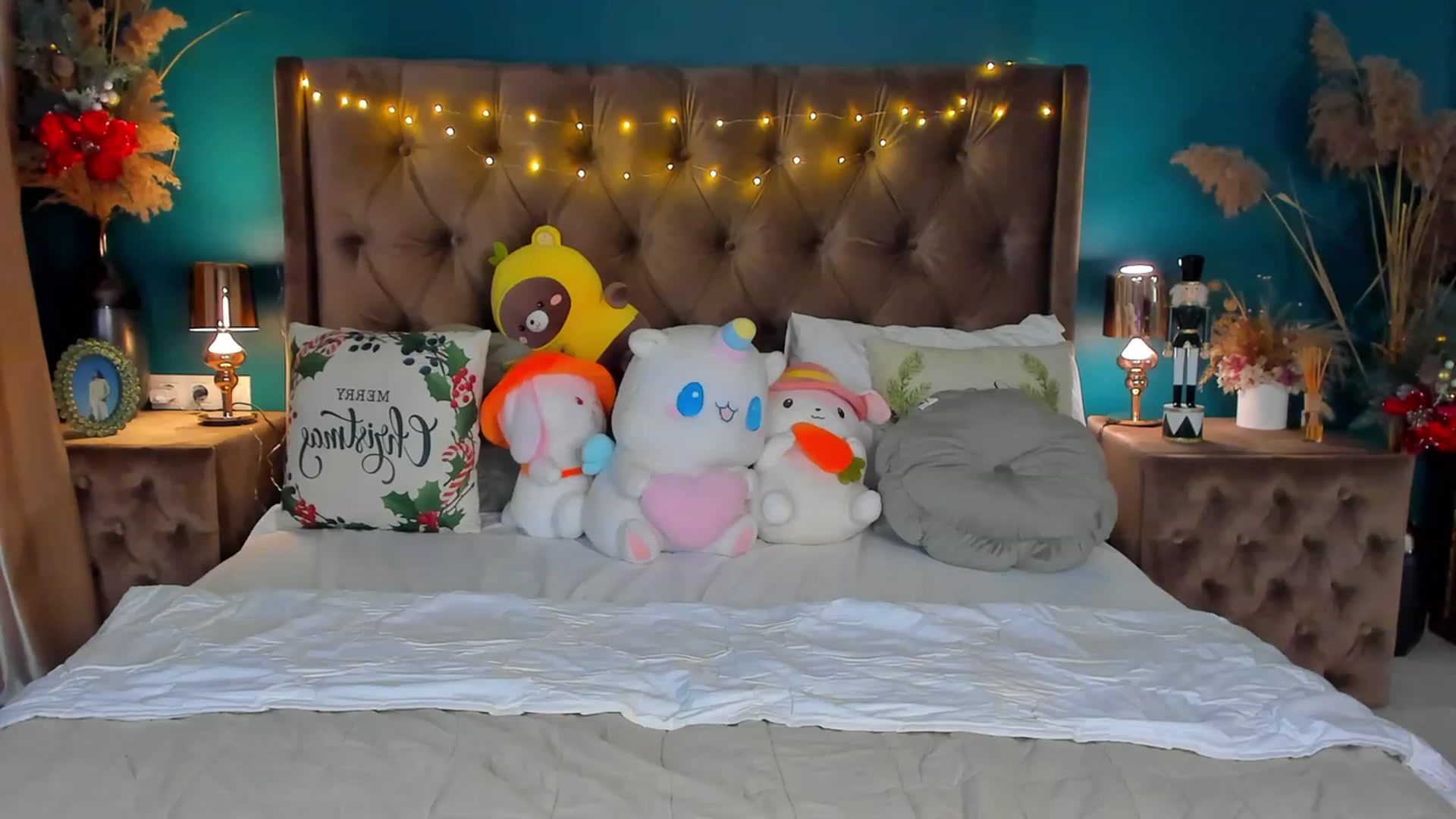 Gallery image thumbnail from ElsaYoung's myfreecams stream on, 01/04/2024, 20:41 image 18 of 20