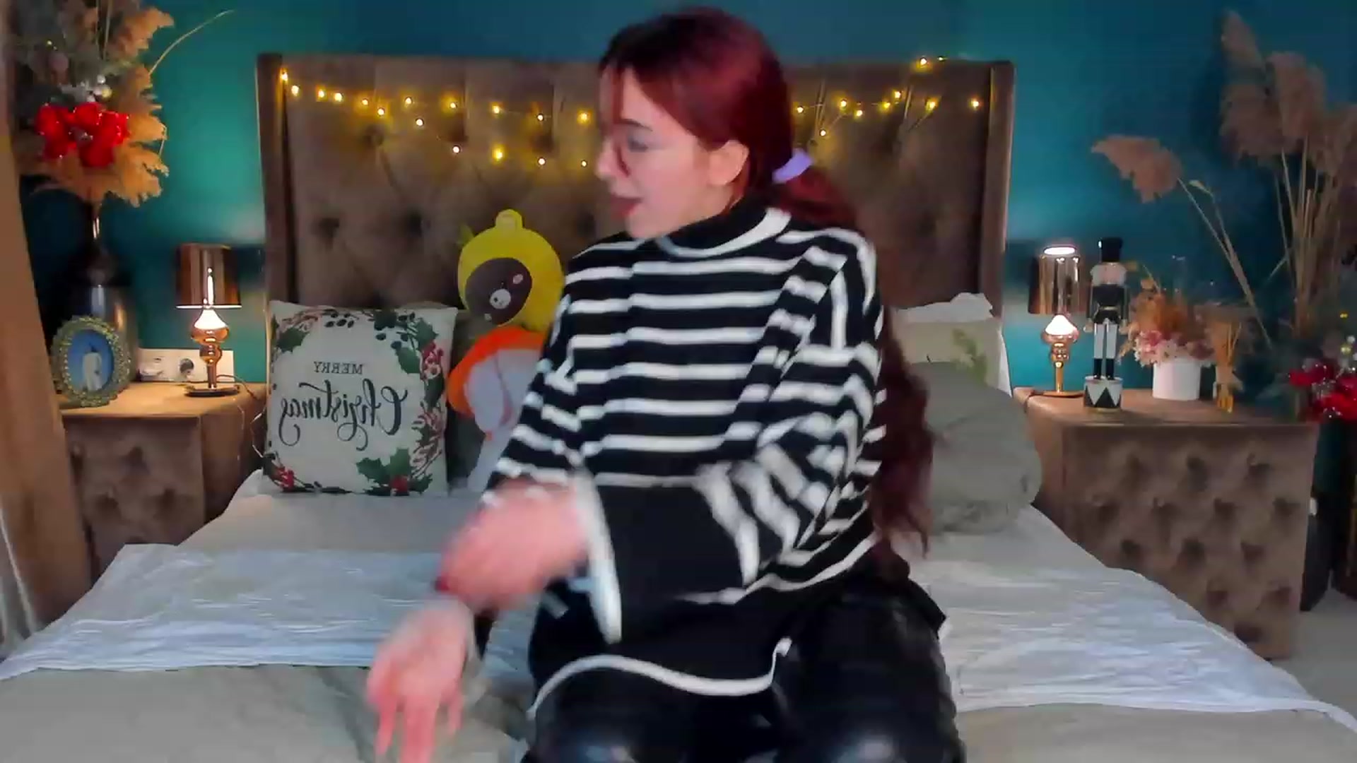 Gallery image thumbnail from ElsaYoung's myfreecams stream on, 01/04/2024, 20:41 image 17 of 20