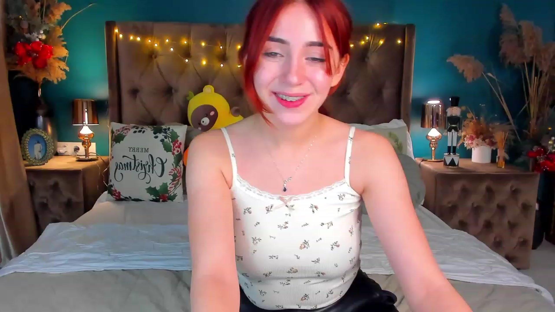 Gallery image thumbnail from ElsaYoung's myfreecams stream on, 01/04/2024, 20:41 image 15 of 20