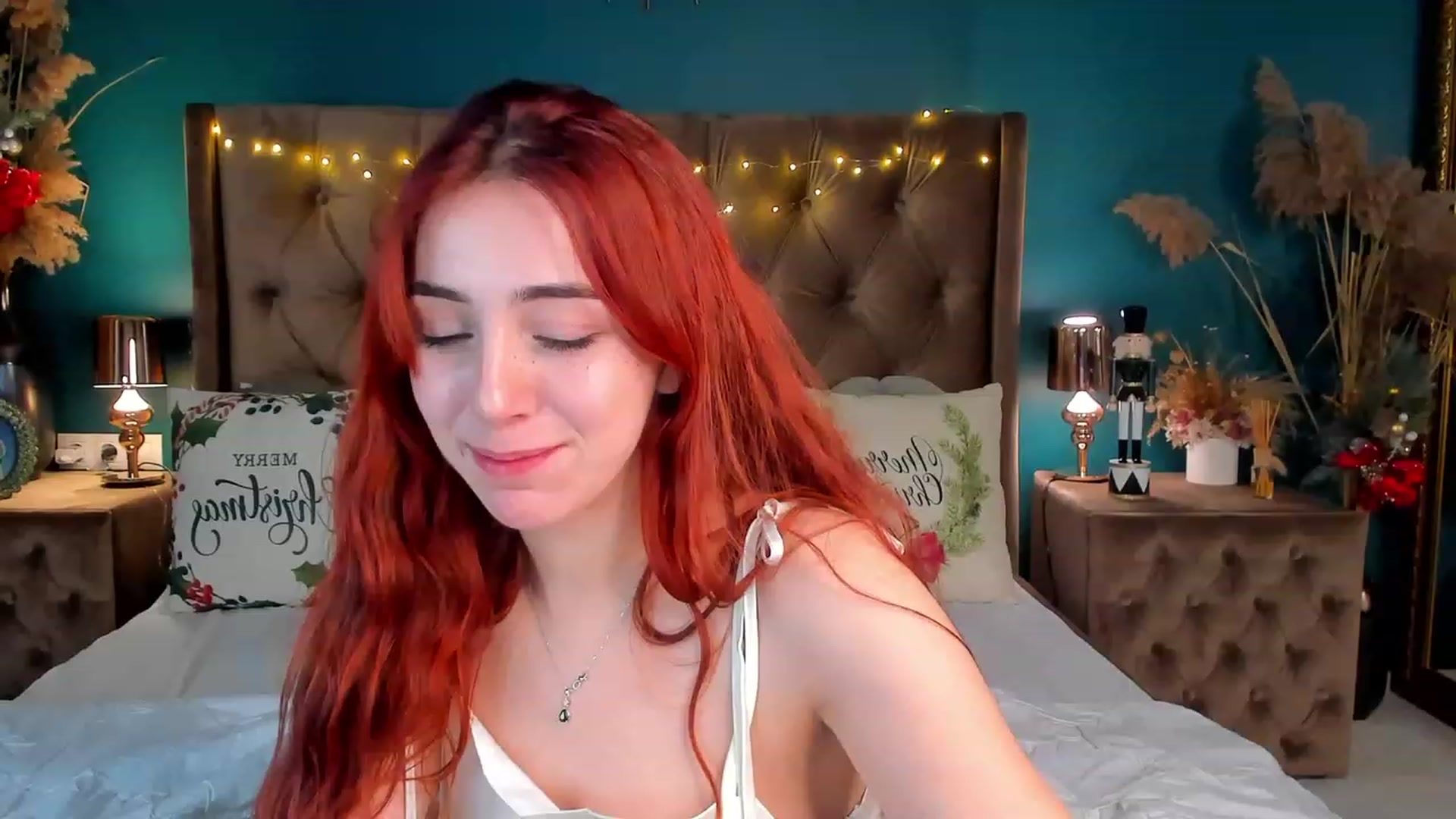 Gallery image thumbnail from ElsaYoung's myfreecams stream on, 01/05/2024, 11:05 image 19 of 20