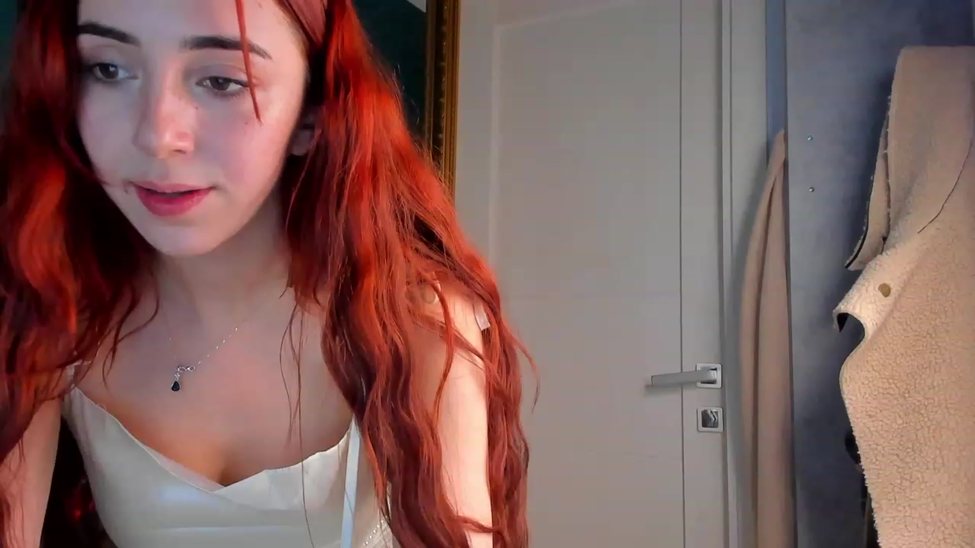 Gallery image thumbnail from ElsaYoung's myfreecams stream on, 01/05/2024, 11:05 image 6 of 20