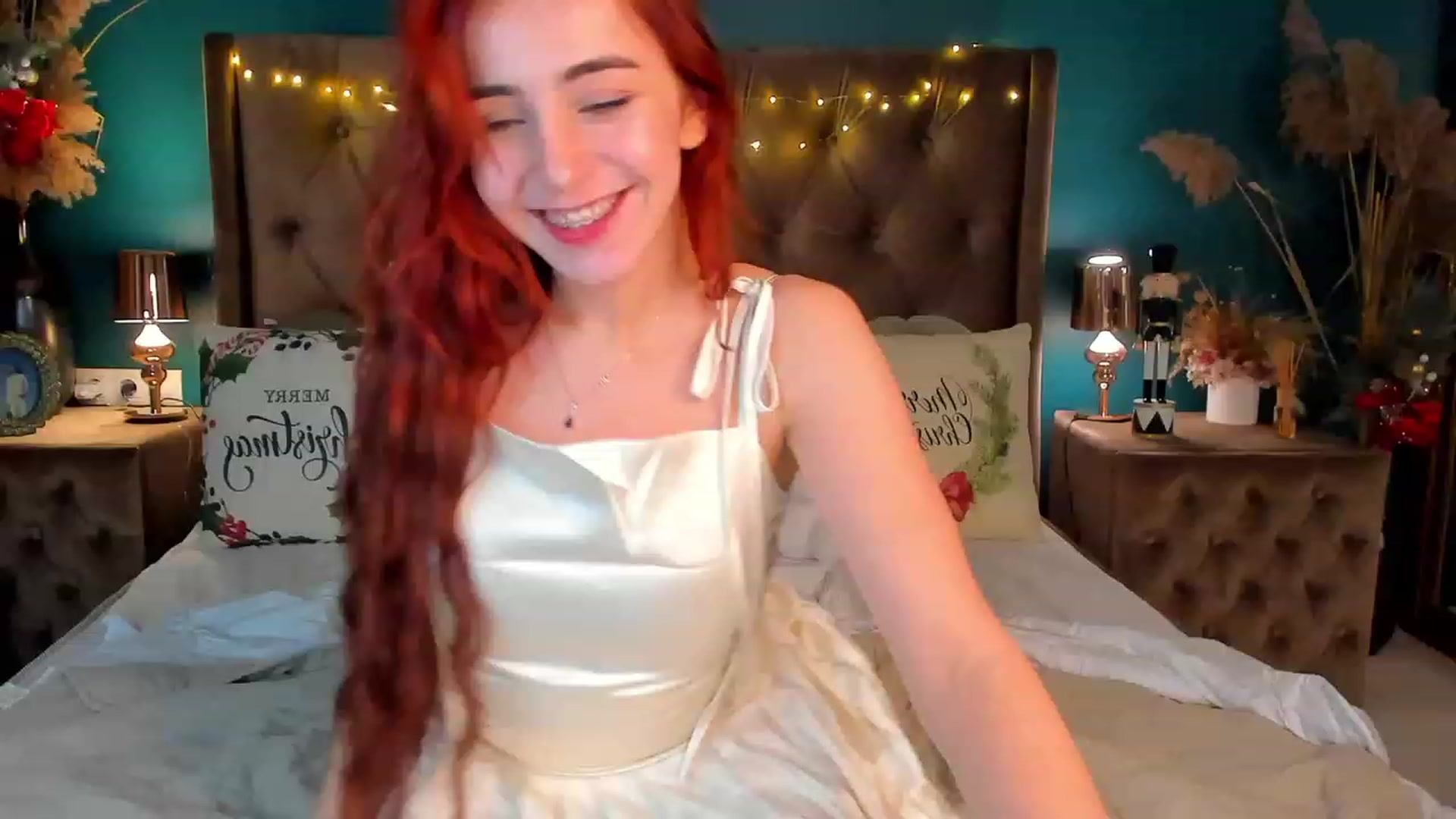 Gallery image thumbnail from ElsaYoung's myfreecams stream on, 01/05/2024, 13:04 image 12 of 20