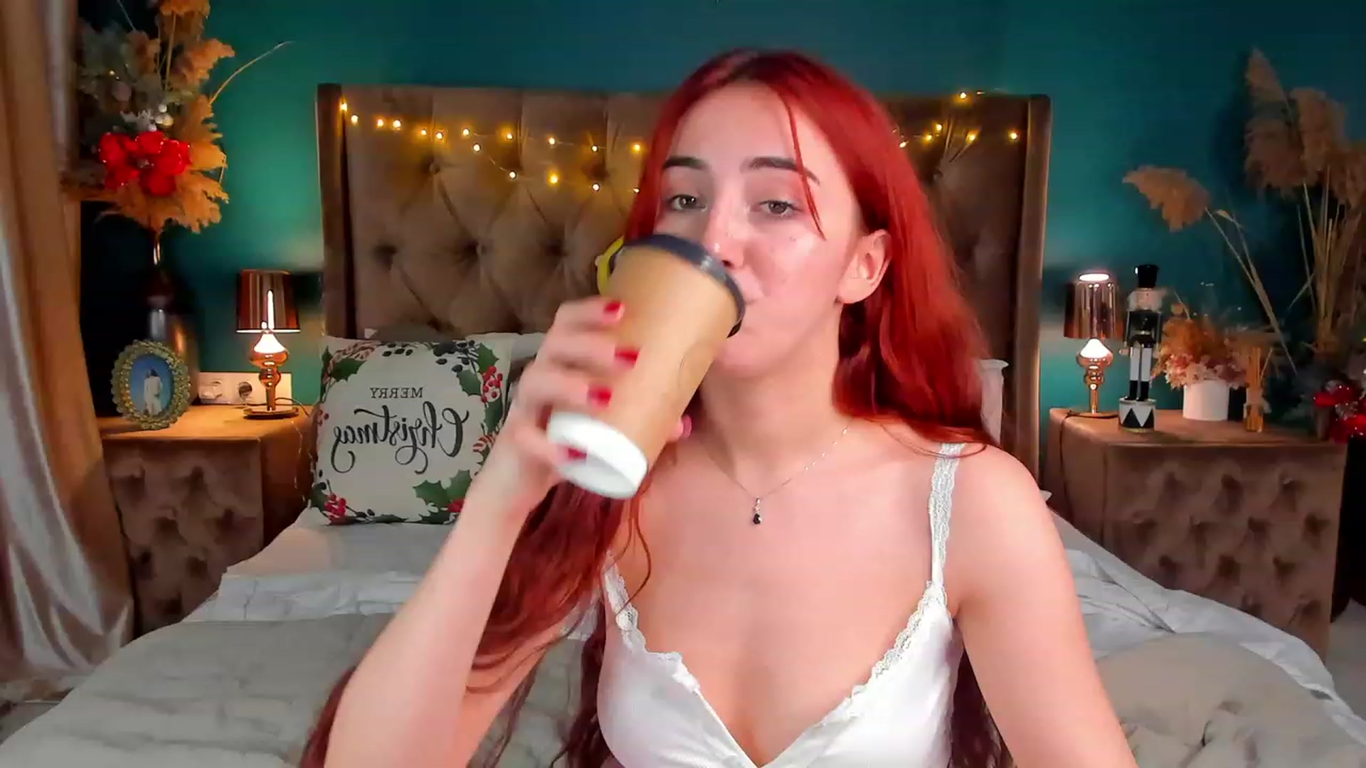 Gallery image thumbnail from ElsaYoung's myfreecams stream on, 01/06/2024, 15:54 image 13 of 20