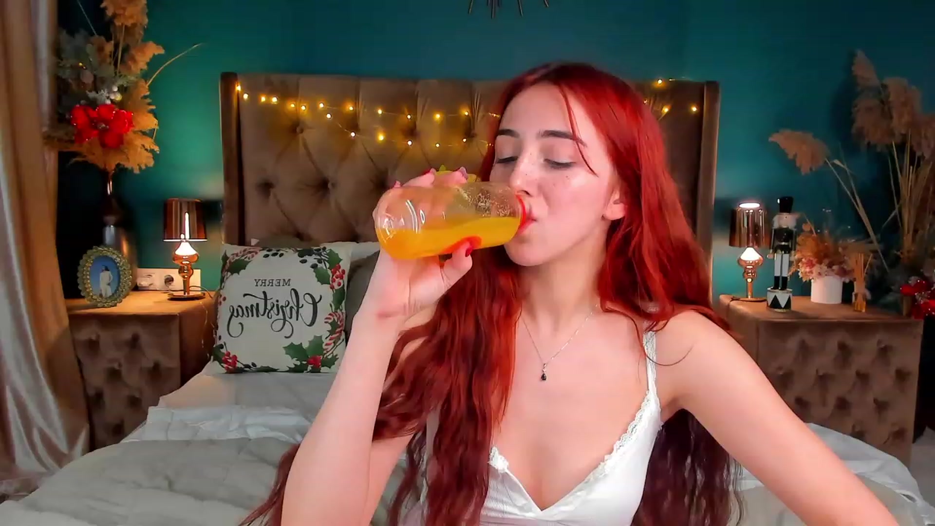Gallery image thumbnail from ElsaYoung's myfreecams stream on, 01/06/2024, 16:44 image 12 of 20