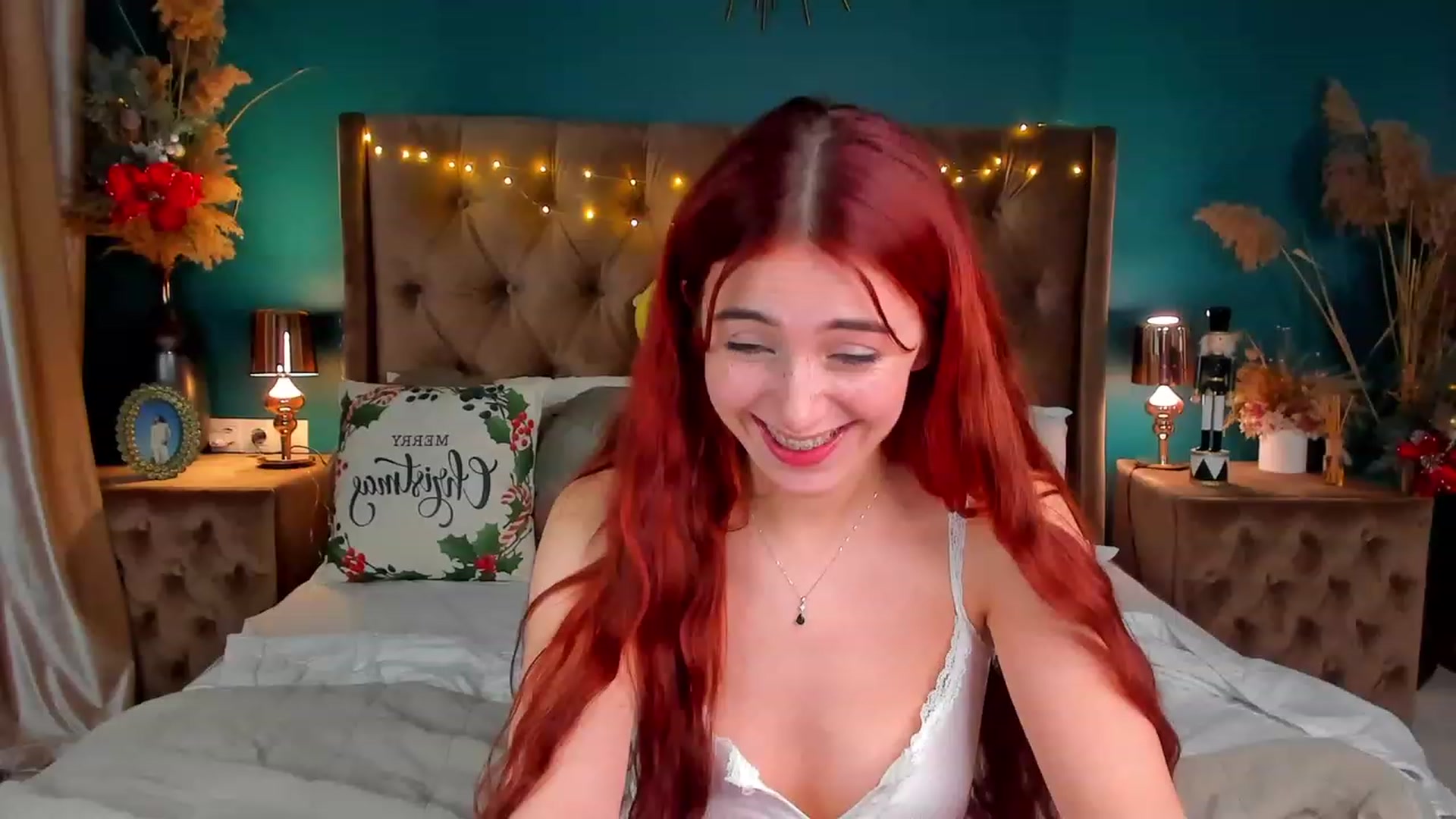 Gallery image thumbnail from ElsaYoung's myfreecams stream on, 01/06/2024, 16:44 image 15 of 20