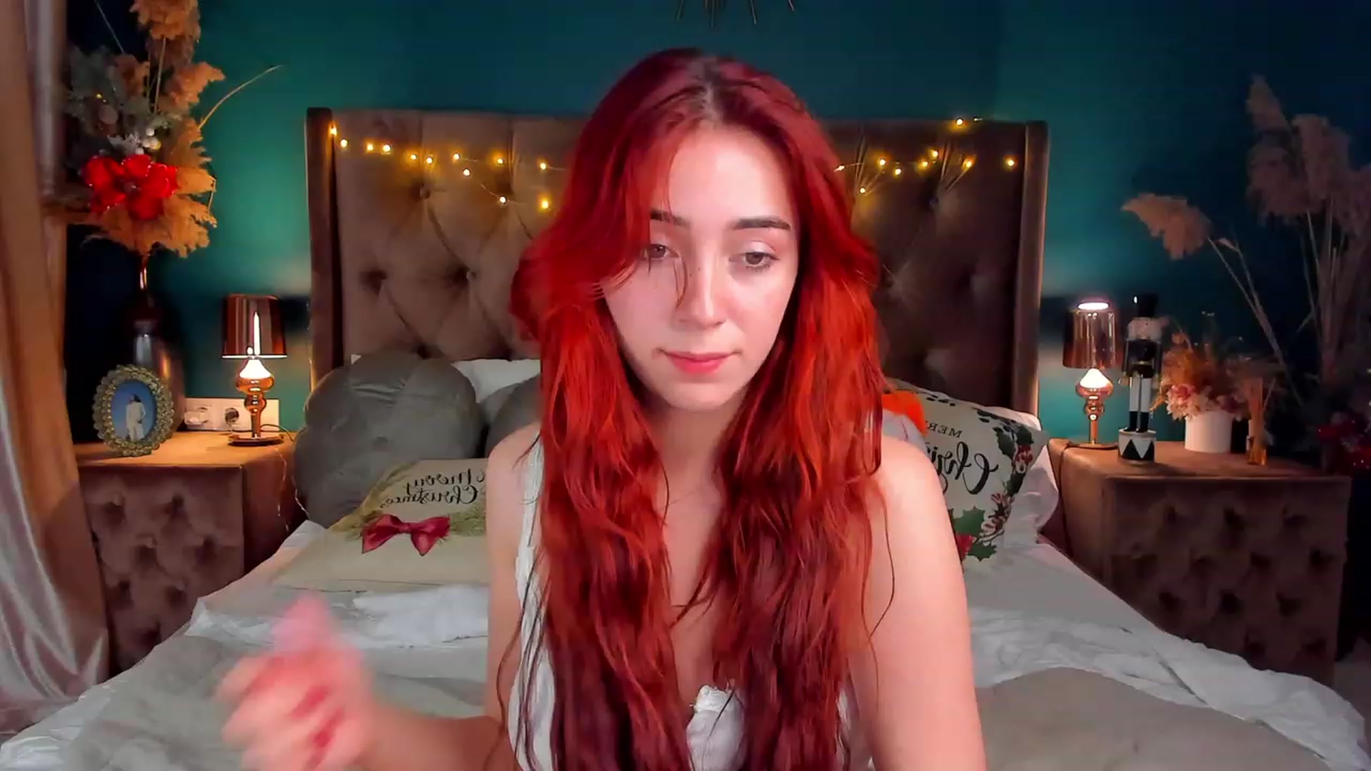 Gallery image thumbnail from ElsaYoung's myfreecams stream on, 01/06/2024, 19:23 image 14 of 20