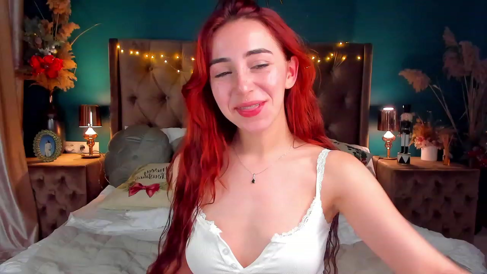 Gallery image thumbnail from ElsaYoung's myfreecams stream on, 01/06/2024, 19:23 image 16 of 20