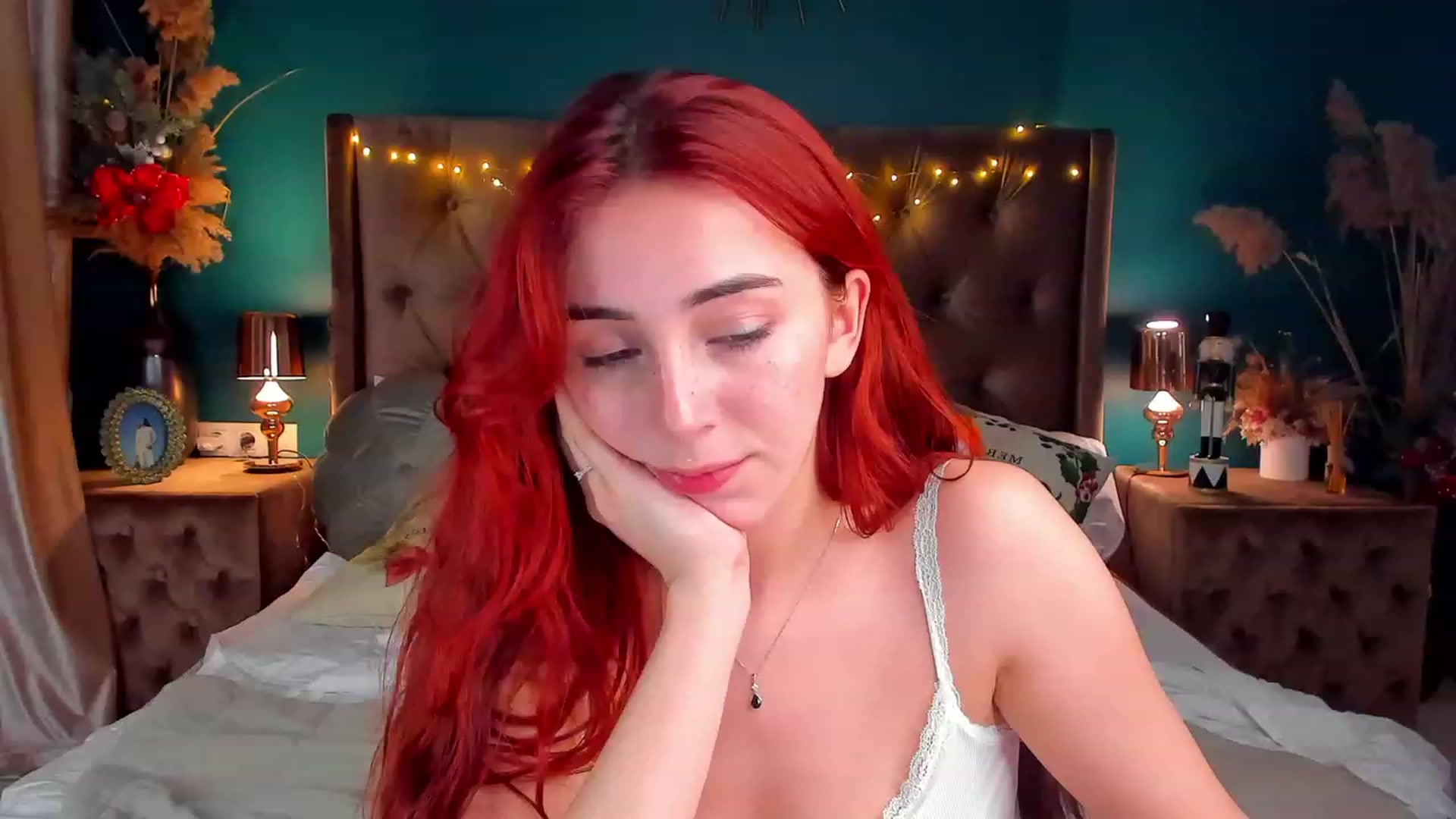 Gallery image thumbnail from ElsaYoung's myfreecams stream on, 01/06/2024, 19:23 image 8 of 20