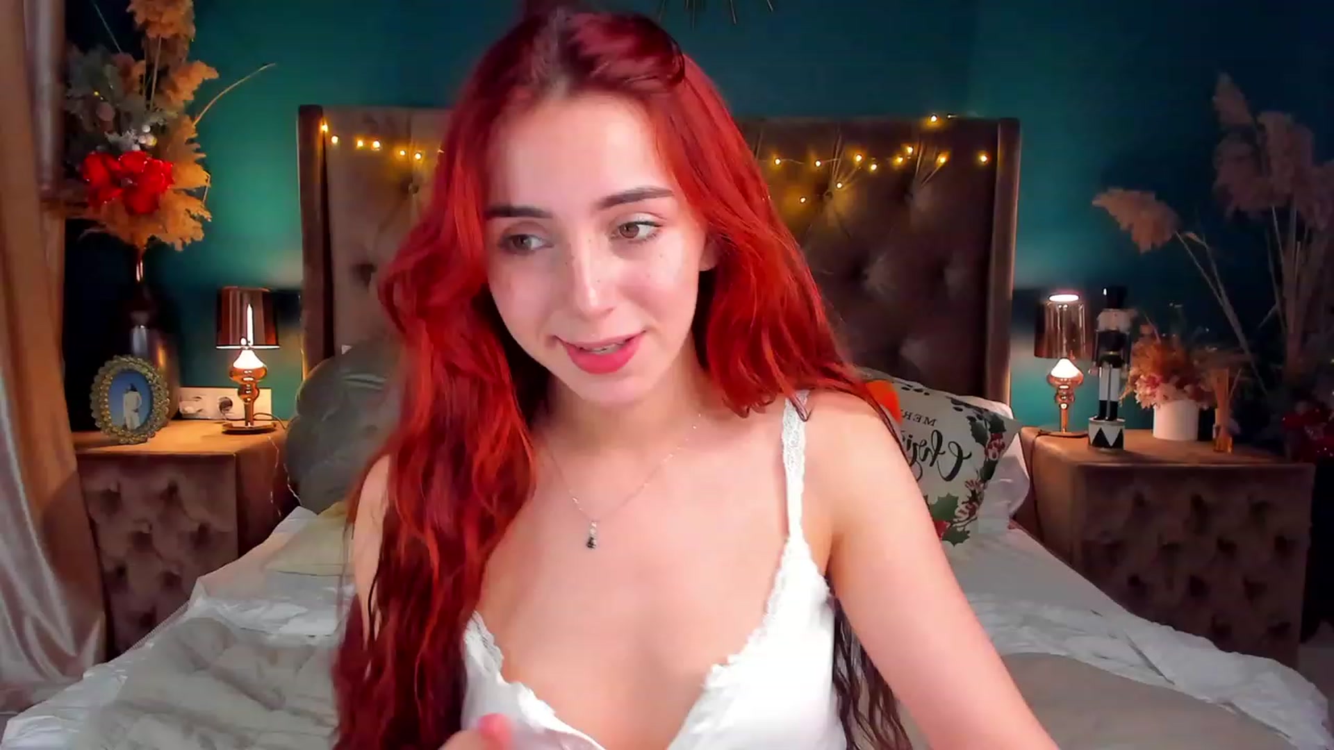 Gallery image thumbnail from ElsaYoung's myfreecams stream on, 01/06/2024, 19:23 image 17 of 20