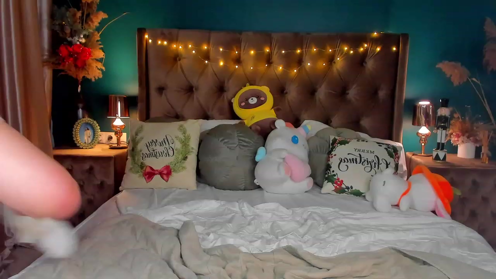 Gallery image thumbnail from ElsaYoung's myfreecams stream on, 01/07/2024, 24:17 image 20 of 20