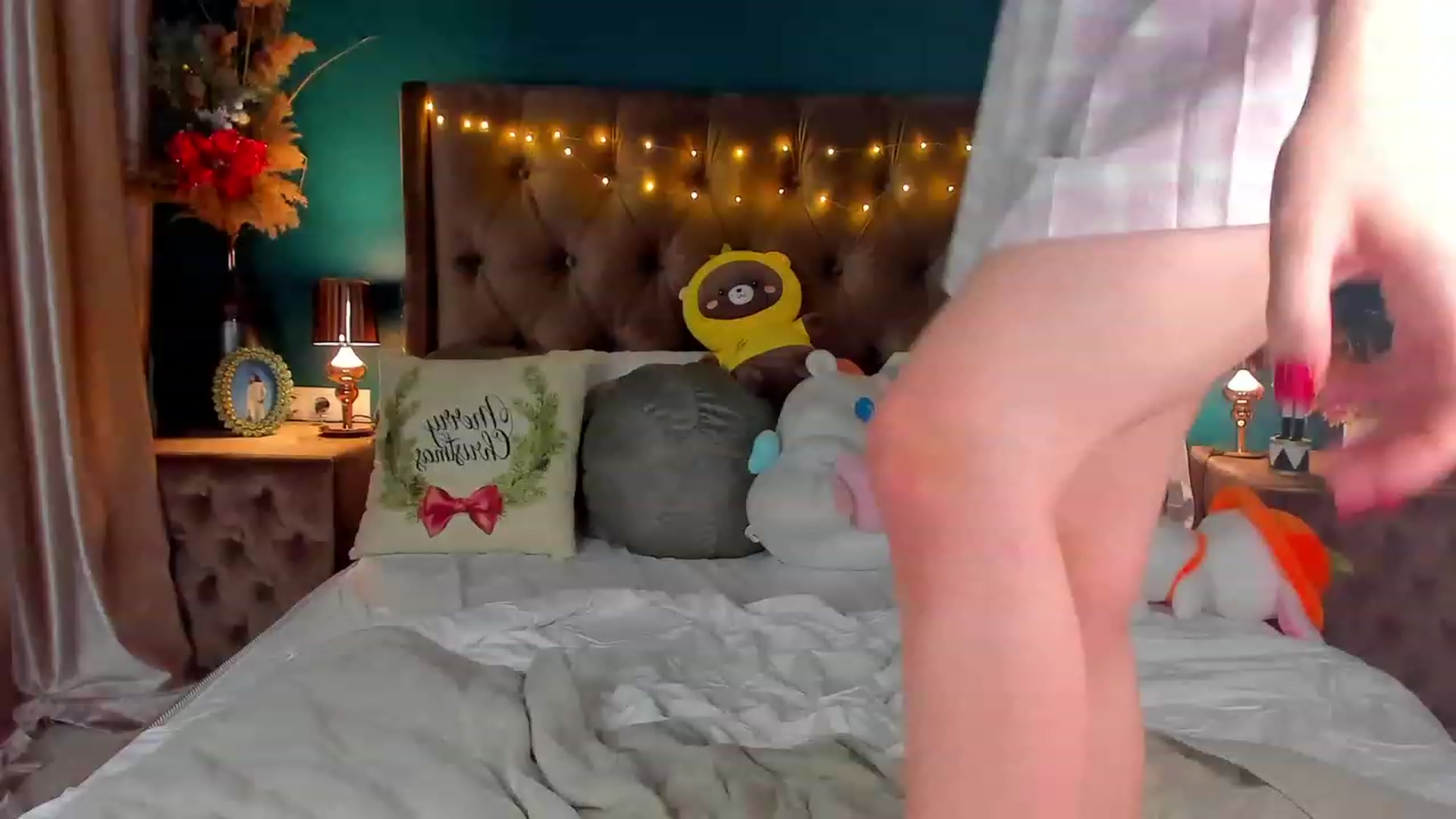 Gallery image thumbnail from ElsaYoung's myfreecams stream on, 01/07/2024, 24:17 image 16 of 20