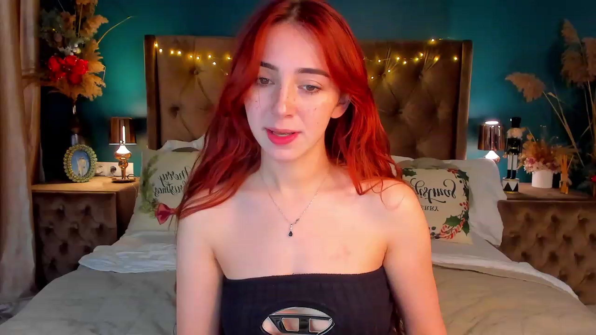 Gallery image thumbnail from ElsaYoung's myfreecams stream on, 01/07/2024, 21:00 image 10 of 20