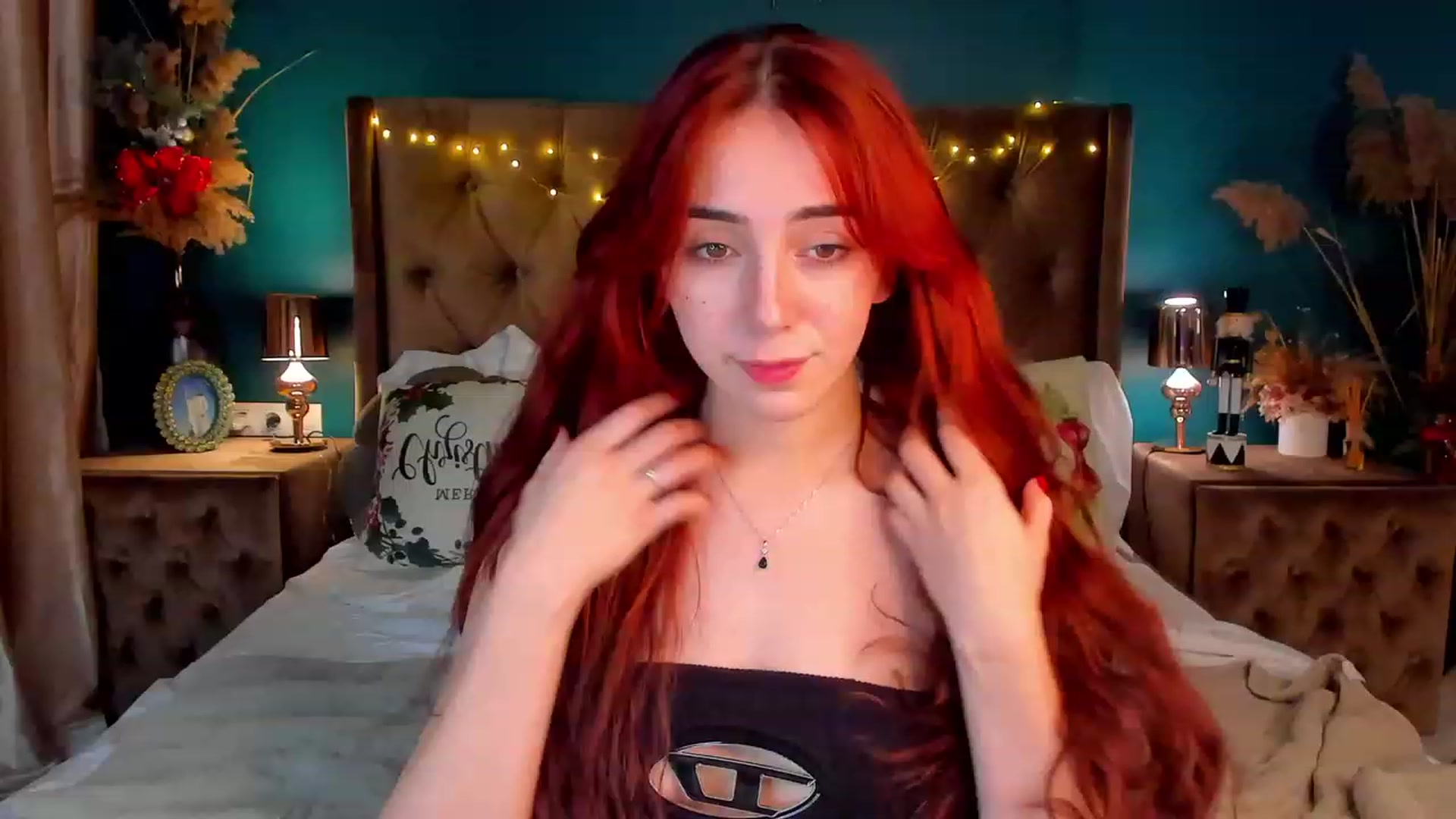 Gallery image thumbnail from ElsaYoung's myfreecams stream on, 01/08/2024, 02:06 image 17 of 20