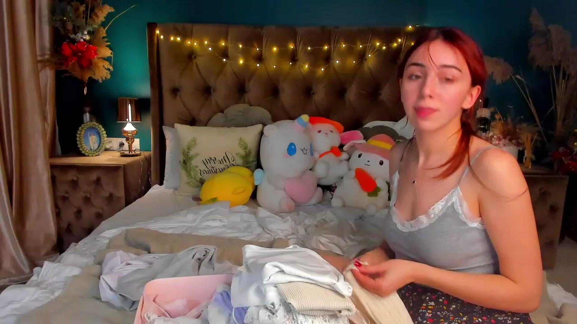 Gallery image thumbnail from ElsaYoung's myfreecams stream on, 01/11/2024, 19:32 image 13 of 20