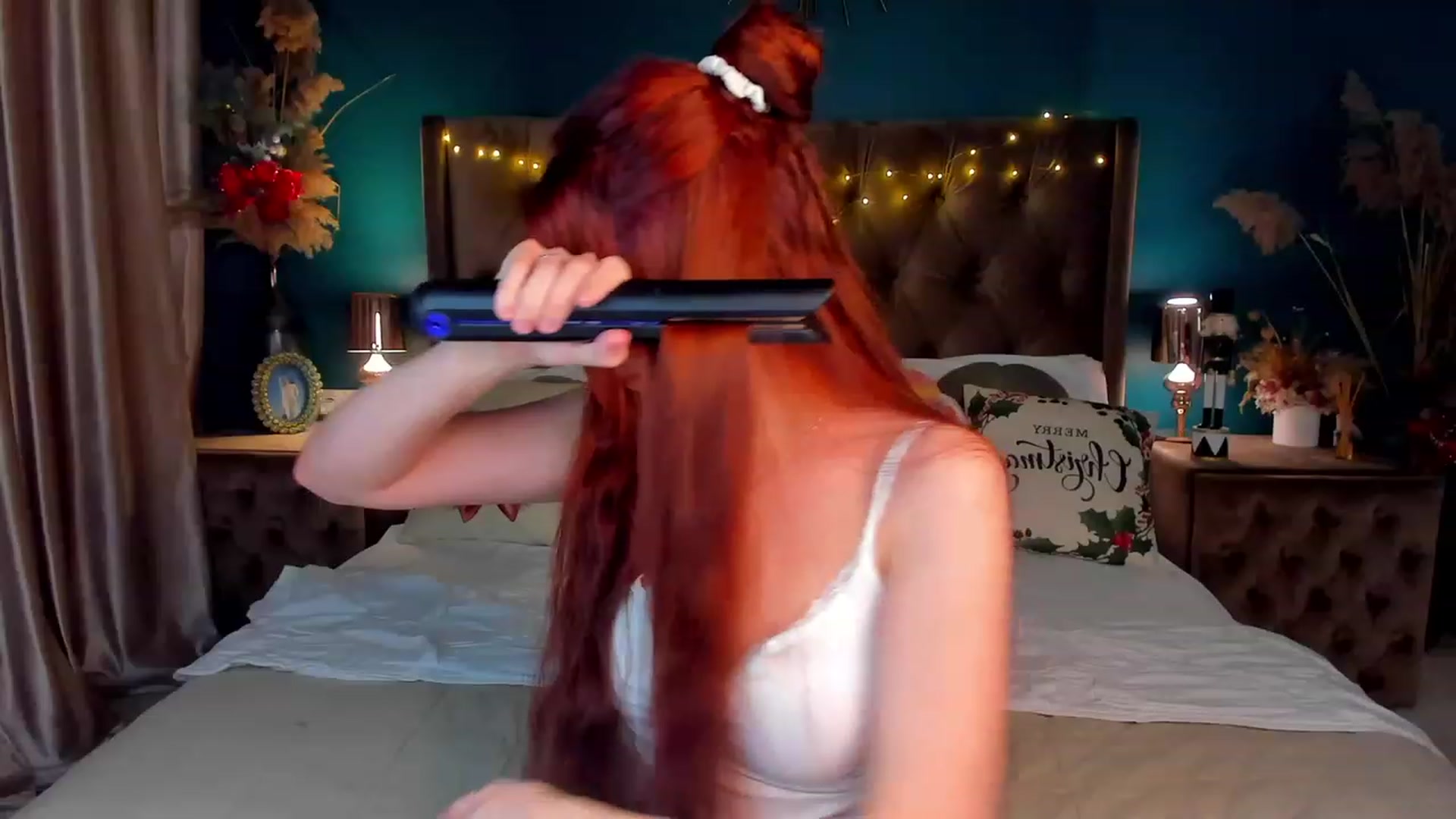 Gallery image thumbnail from ElsaYoung's myfreecams stream on, 01/15/2024, 21:07 image 6 of 20