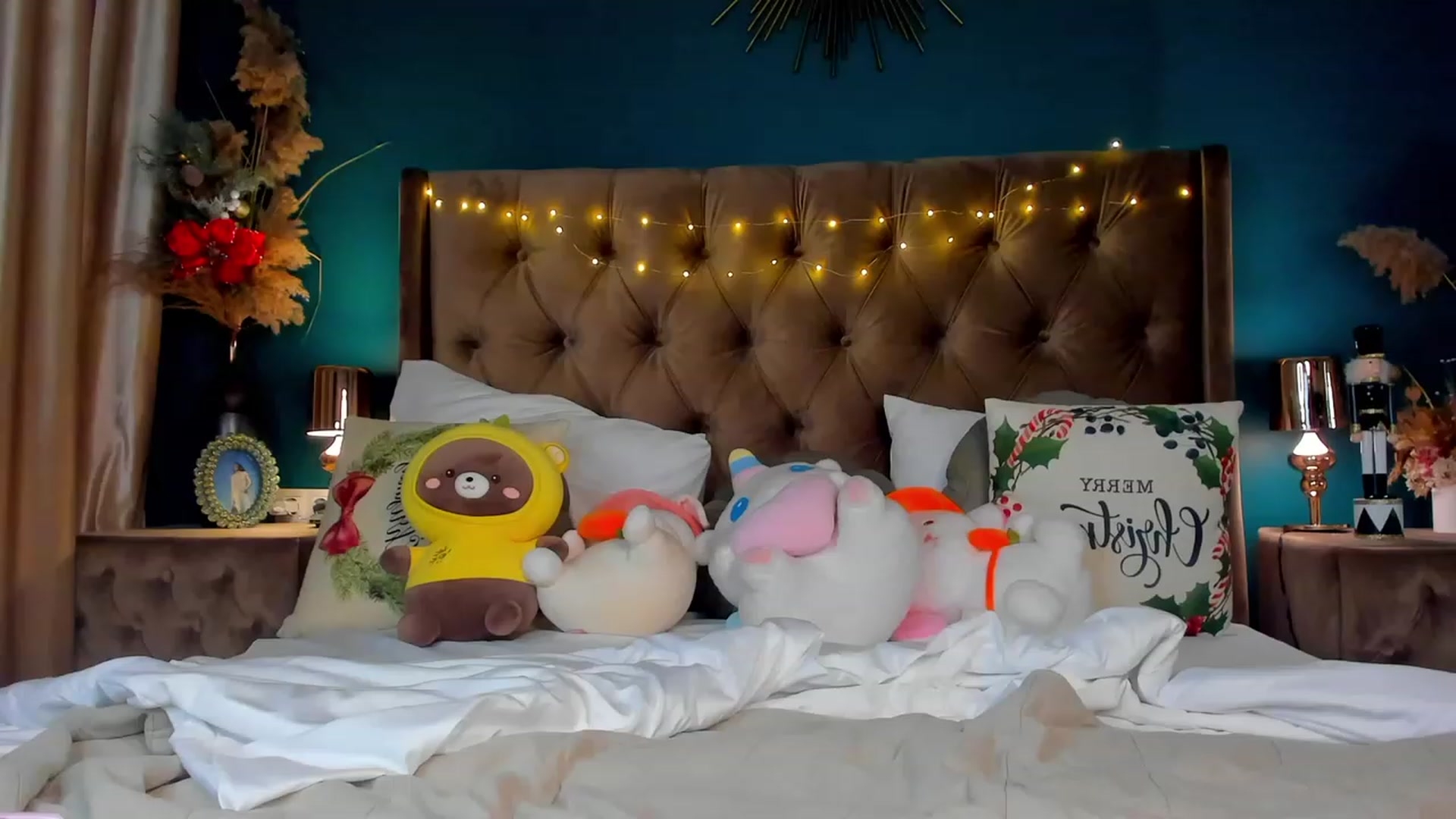 Gallery image thumbnail from ElsaYoung's myfreecams stream on, 01/19/2024, 02:35 image 15 of 20