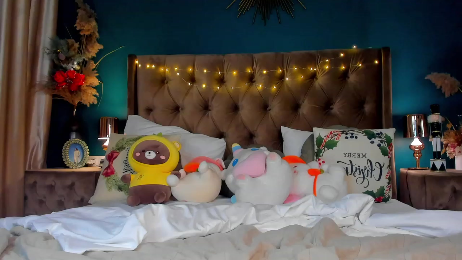 Gallery image thumbnail from ElsaYoung's myfreecams stream on, 01/19/2024, 02:35 image 20 of 20