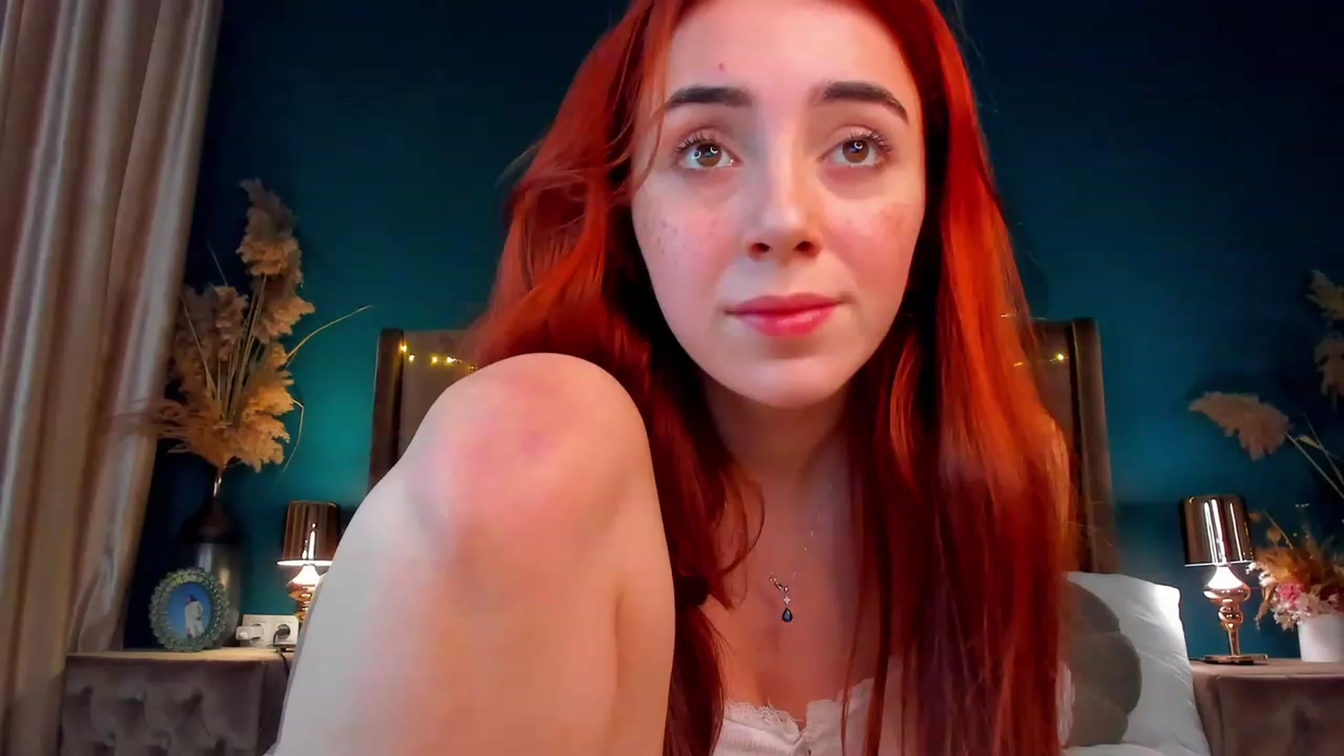 Gallery image thumbnail from ElsaYoung's myfreecams stream on, 01/22/2024, 01:21 image 15 of 20
