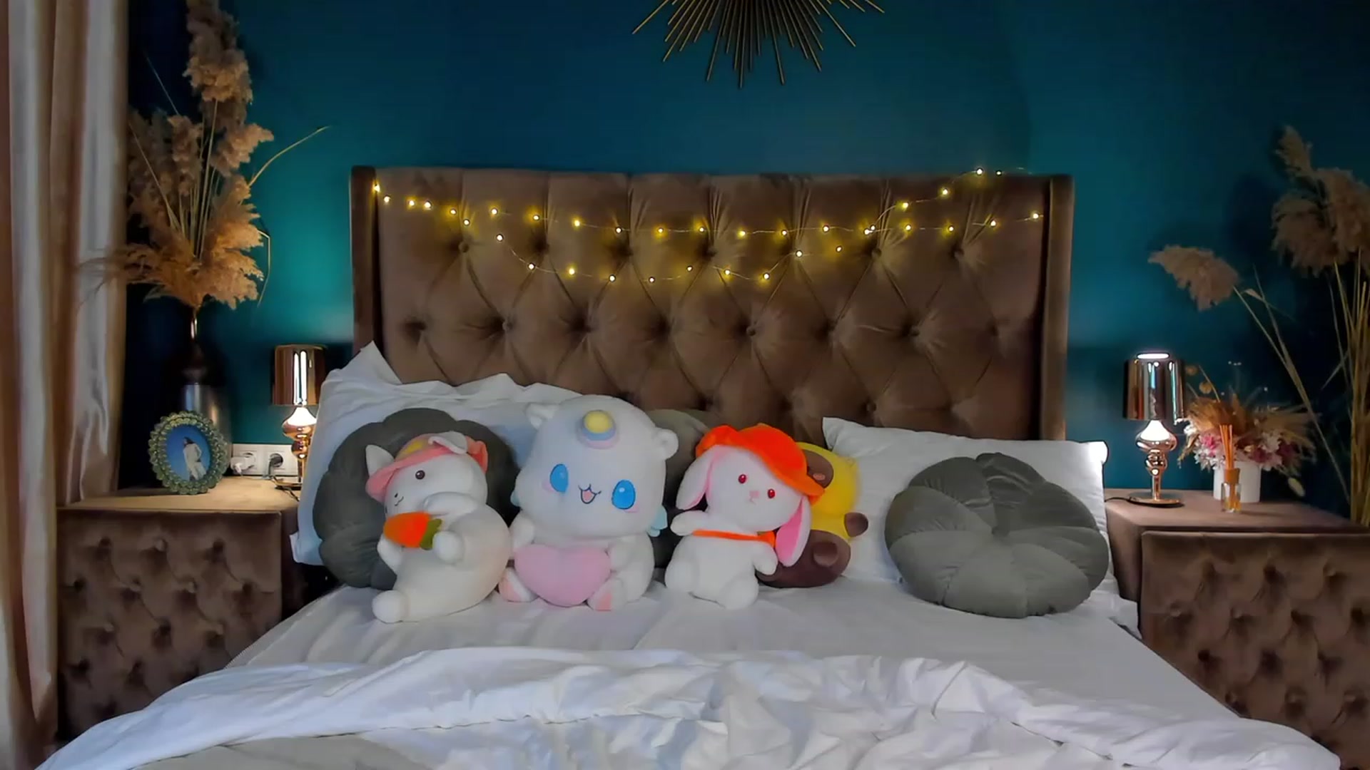 Gallery image thumbnail from ElsaYoung's myfreecams stream on, 01/27/2024, 12:51 image 10 of 20