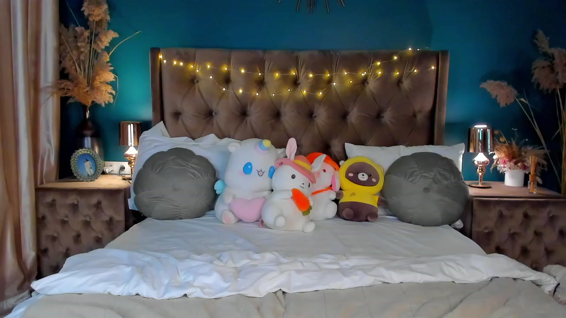 Gallery image thumbnail from ElsaYoung's myfreecams stream on, 01/27/2024, 23:26 image 3 of 20
