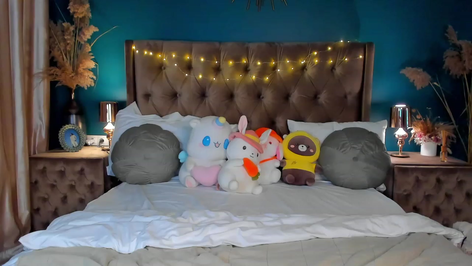 Gallery image thumbnail from ElsaYoung's myfreecams stream on, 01/27/2024, 23:26 image 5 of 20