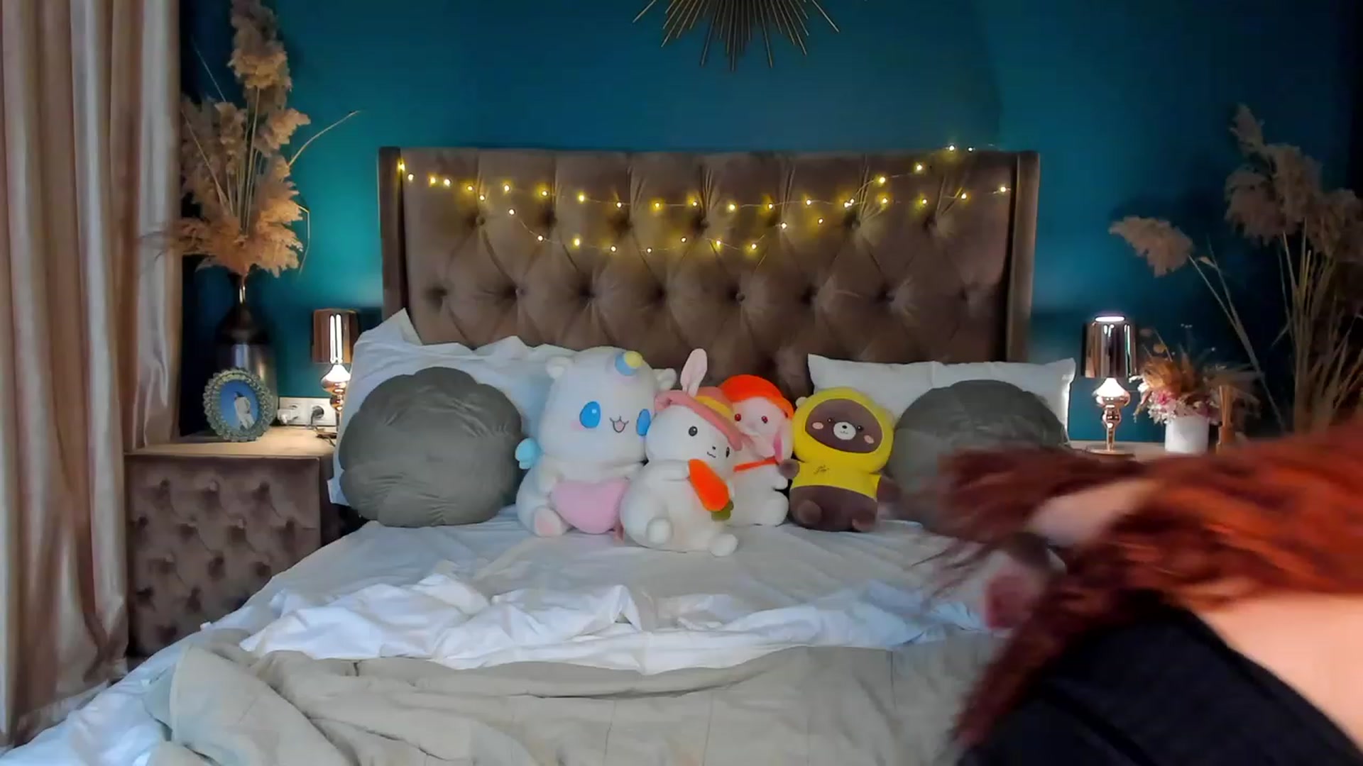 Gallery image thumbnail from ElsaYoung's myfreecams stream on, 01/28/2024, 24:21 image 16 of 20