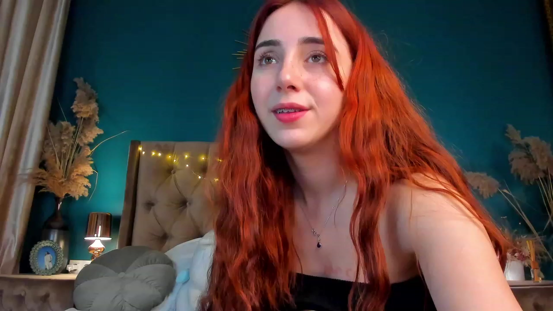 Gallery image thumbnail from ElsaYoung's myfreecams stream on, 01/28/2024, 02:52 image 14 of 20