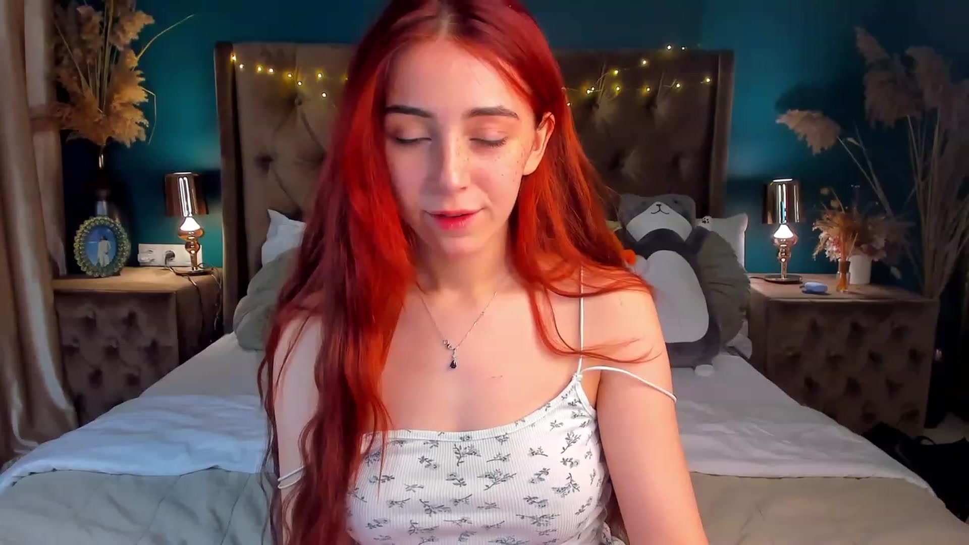 Gallery image thumbnail from ElsaYoung's myfreecams stream on, 02/06/2024, 21:00 image 15 of 20