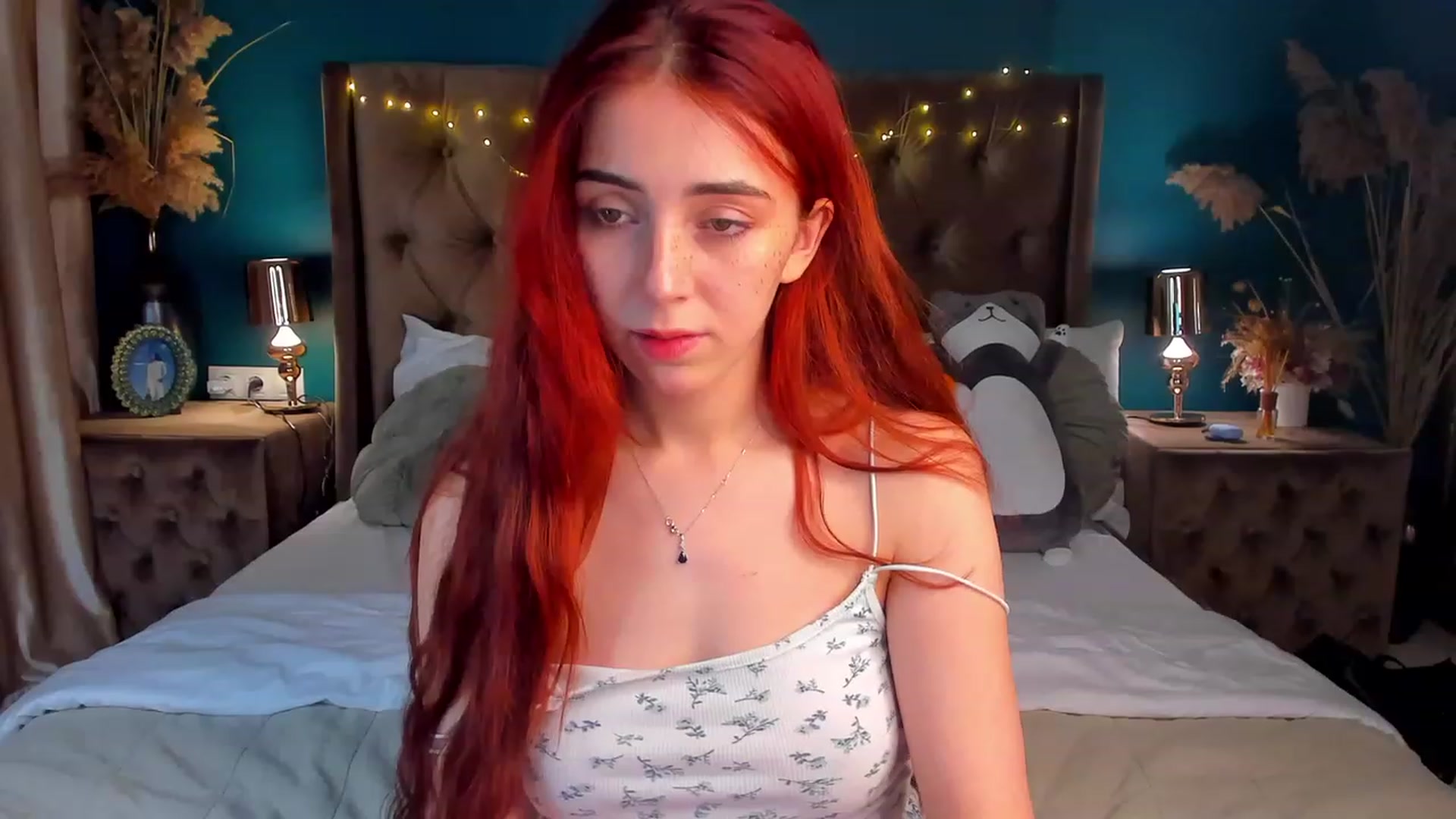 Gallery image thumbnail from ElsaYoung's myfreecams stream on, 02/06/2024, 21:00 image 16 of 20